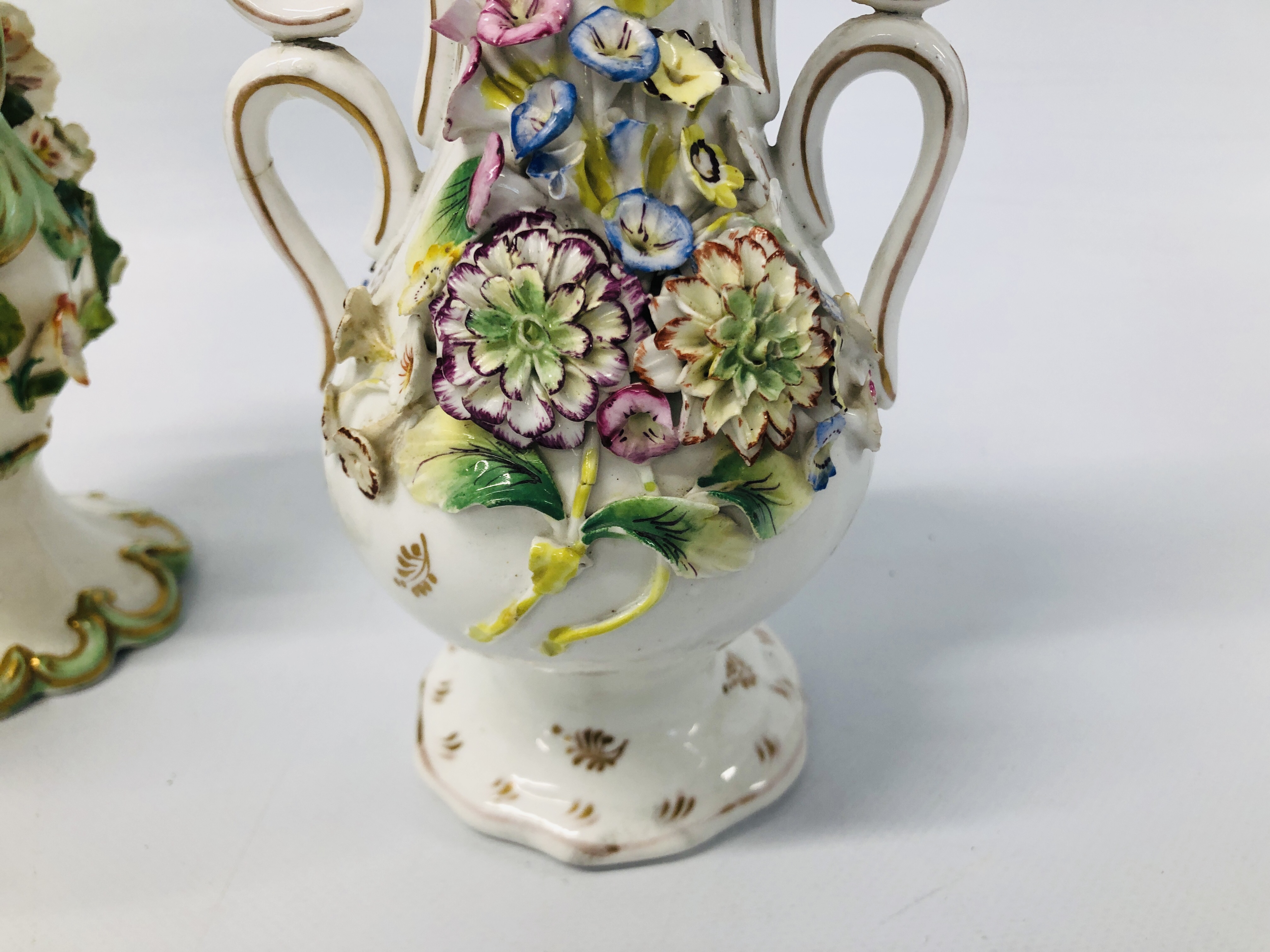 TWO C19TH STAFFORDSHIRE FLOWER ENCRUSTED TWO HANDLED VASES (ONE WITH RESTORED TOP THE OTHER WITH - Image 7 of 26