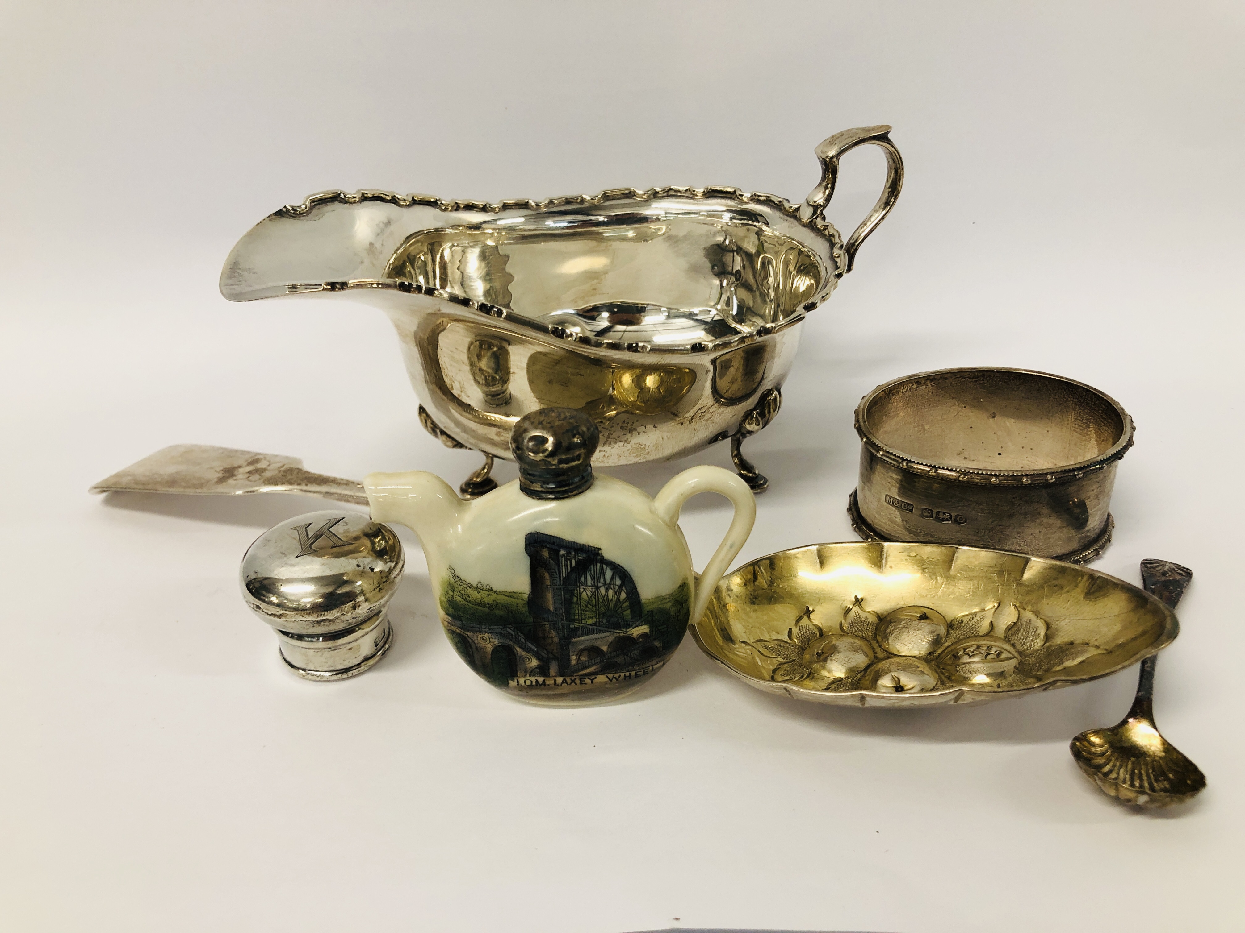 COLLECTION OF SILVER TO INCLUDE SILVER SAUCE BOAT, BIRMINGHAM ASSAY, SILVER SERVIETTE RING AND TOP,