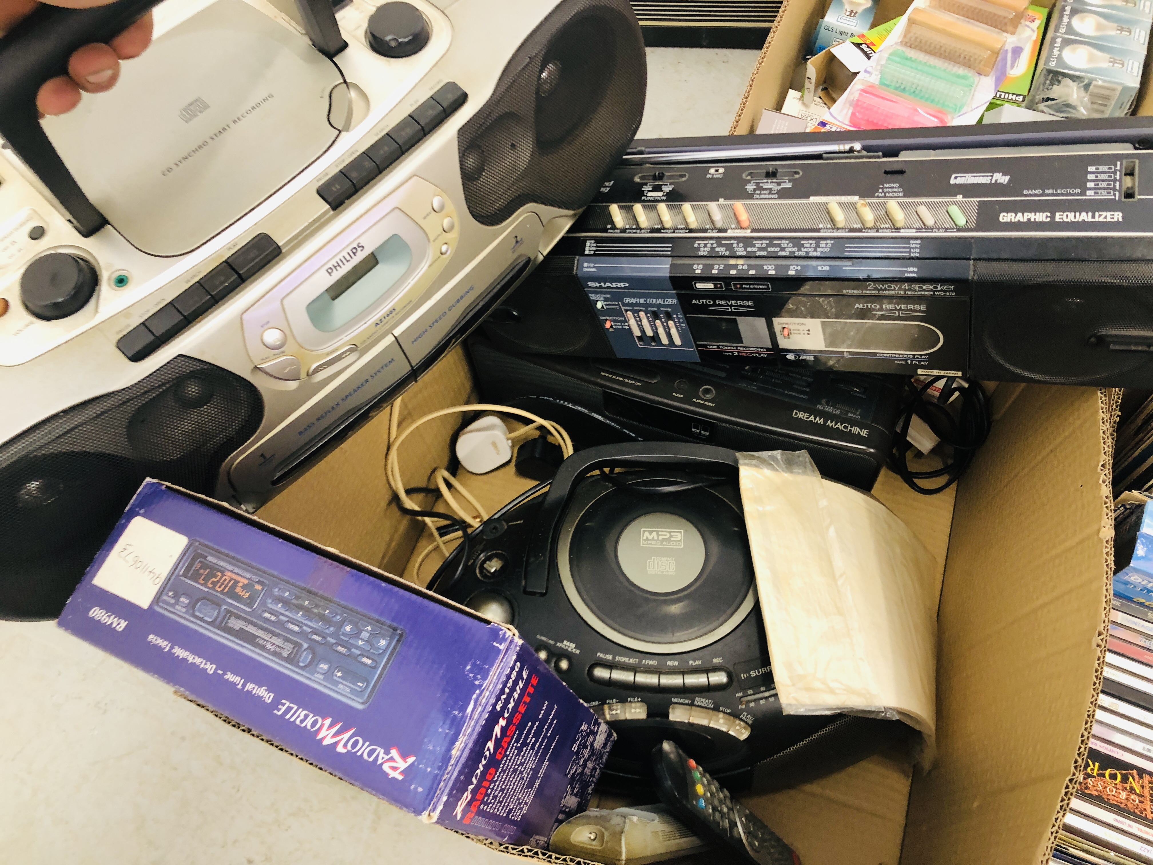 14 BOXES OF MIXED HOUSEHOLD SUNDRIES TO INCLUDE SHARP BOOM BOX AUDIO EQUIPMENT, RECORDS, - Image 2 of 22