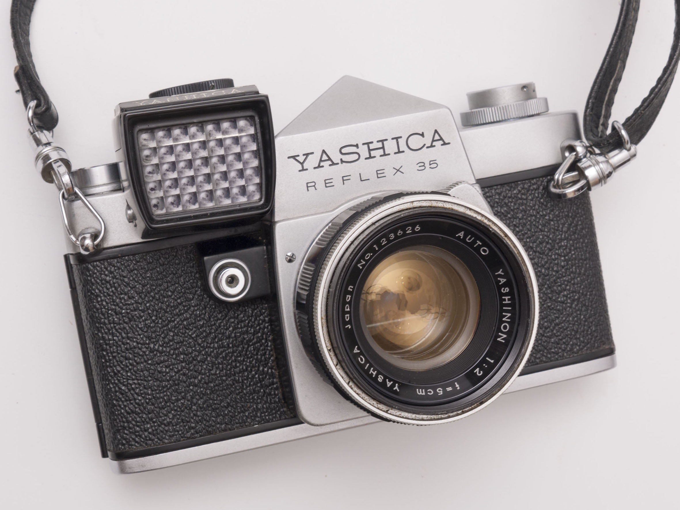 THREE 35MM SLR FILM CAMERAS TO INCLUDE MIRANDA 35MM SLR WITH 50MM F1. - Image 9 of 11