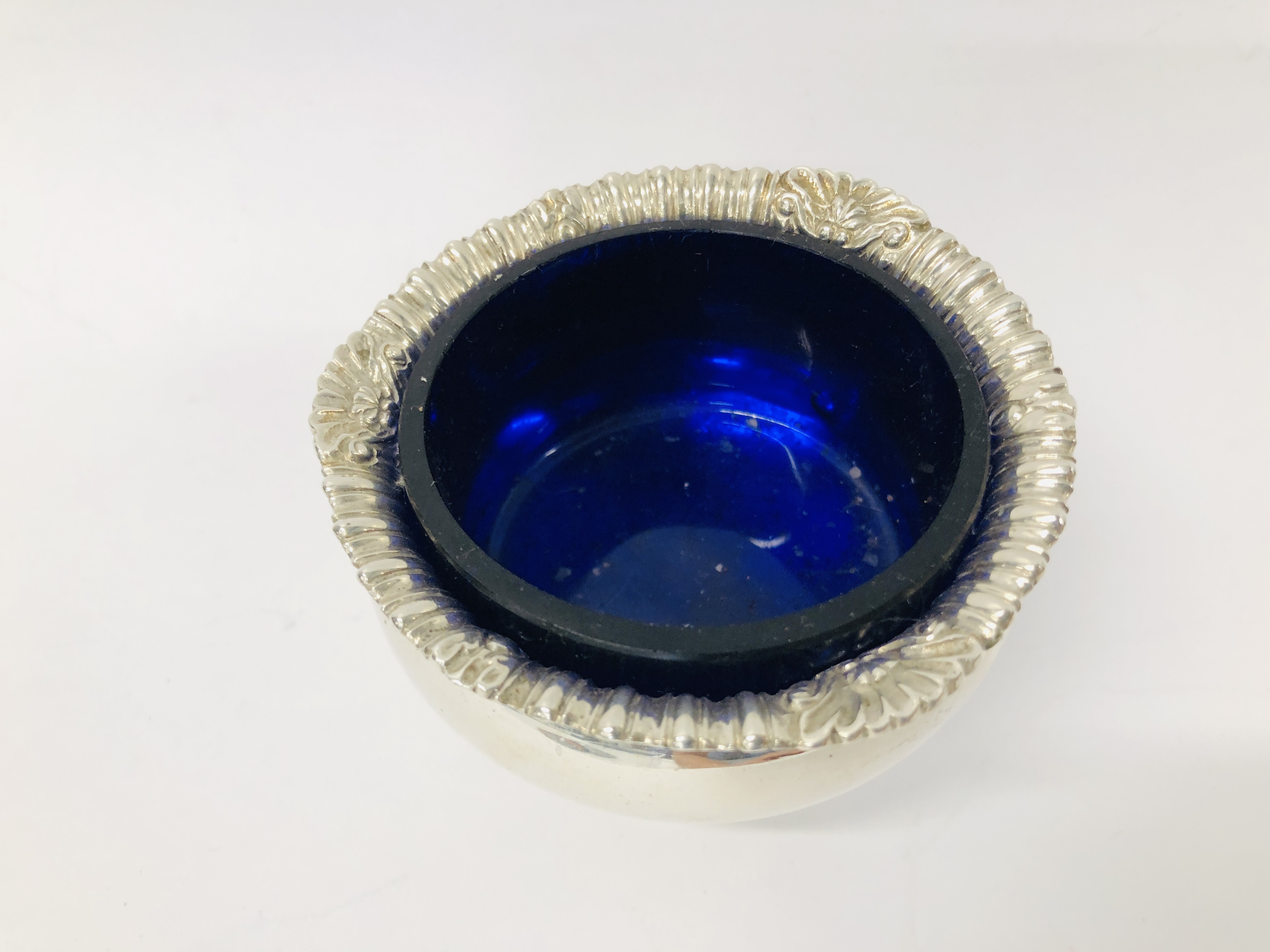 FOUR VARIOUS SILVER BLUE GLASS LINED SALTS - Image 10 of 30