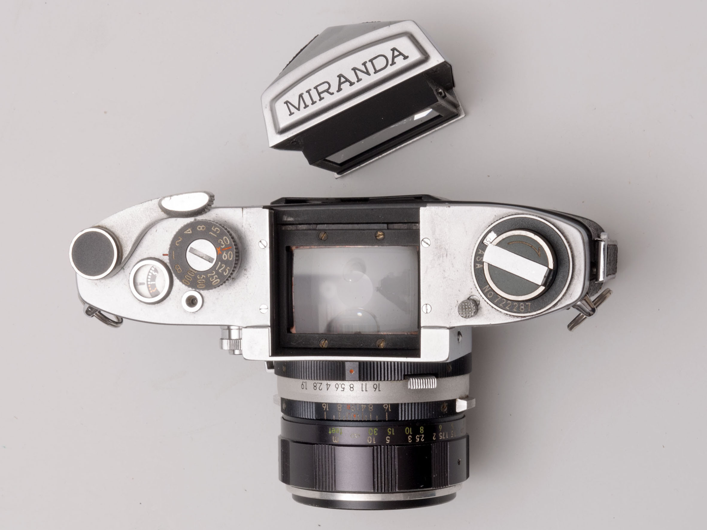 THREE 35MM SLR FILM CAMERAS TO INCLUDE MIRANDA 35MM SLR WITH 50MM F1. - Image 4 of 11