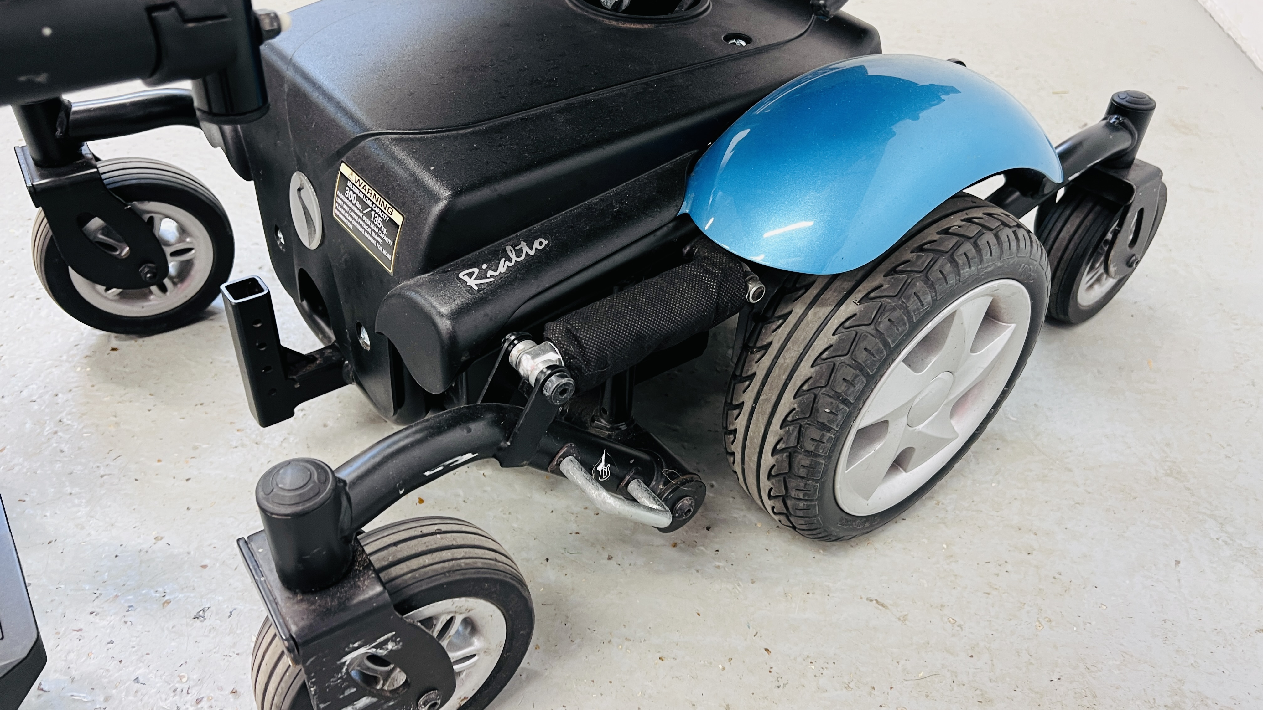 A RASCAL RIALTO POWERCHAIR COMPLETE WITH CHARGER, - Image 7 of 11