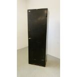 A LARGE METAL FOUR SHELVED CABINET W 61CM, D 46CM, H 183CM.