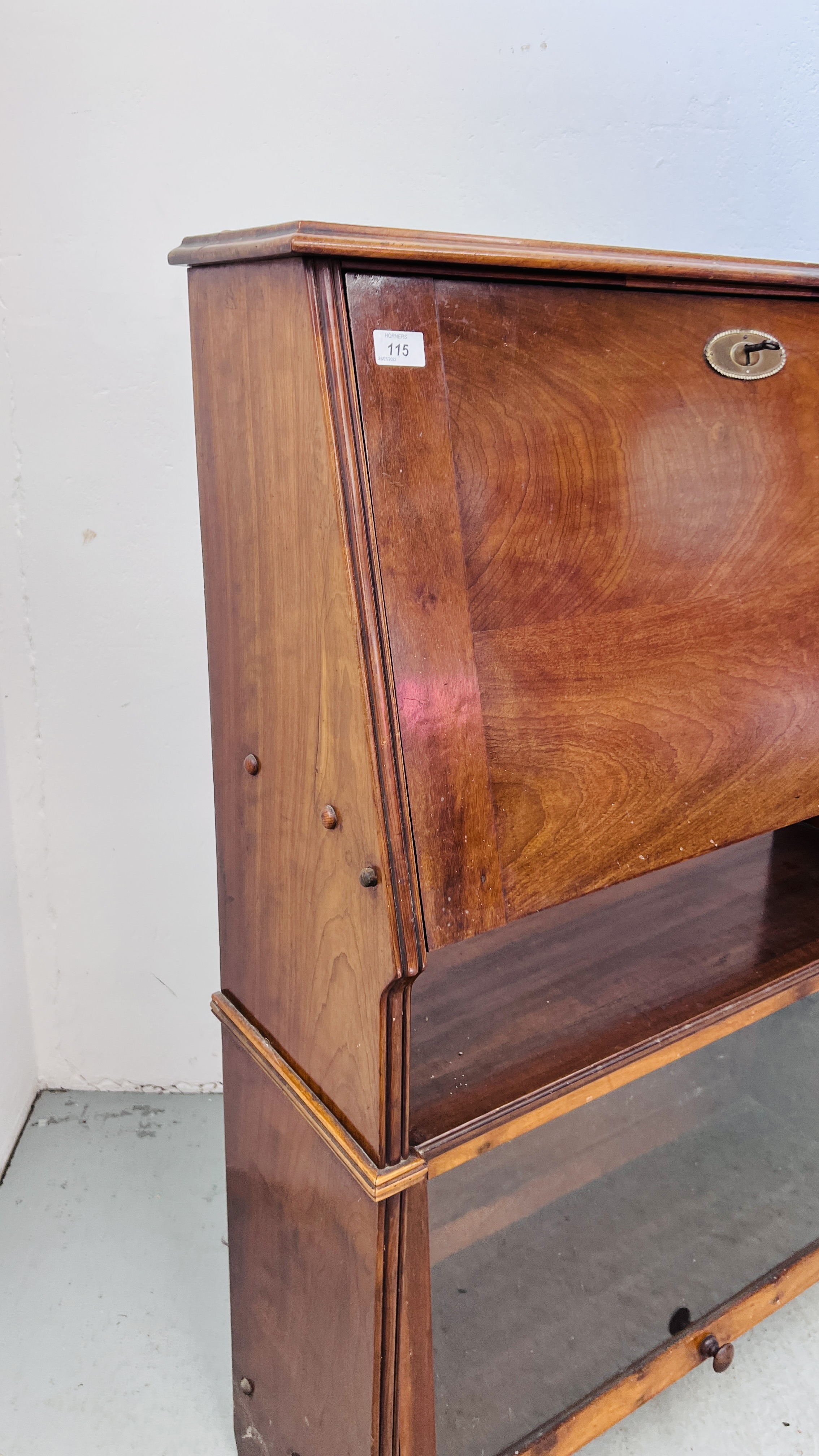 AN ANTIQUE MAHOGANY FALLING FRONT BUREAU WITH FITTED INTERIOR AND BOOKCASE BELOW W 84CM, D 32CM, - Image 6 of 10