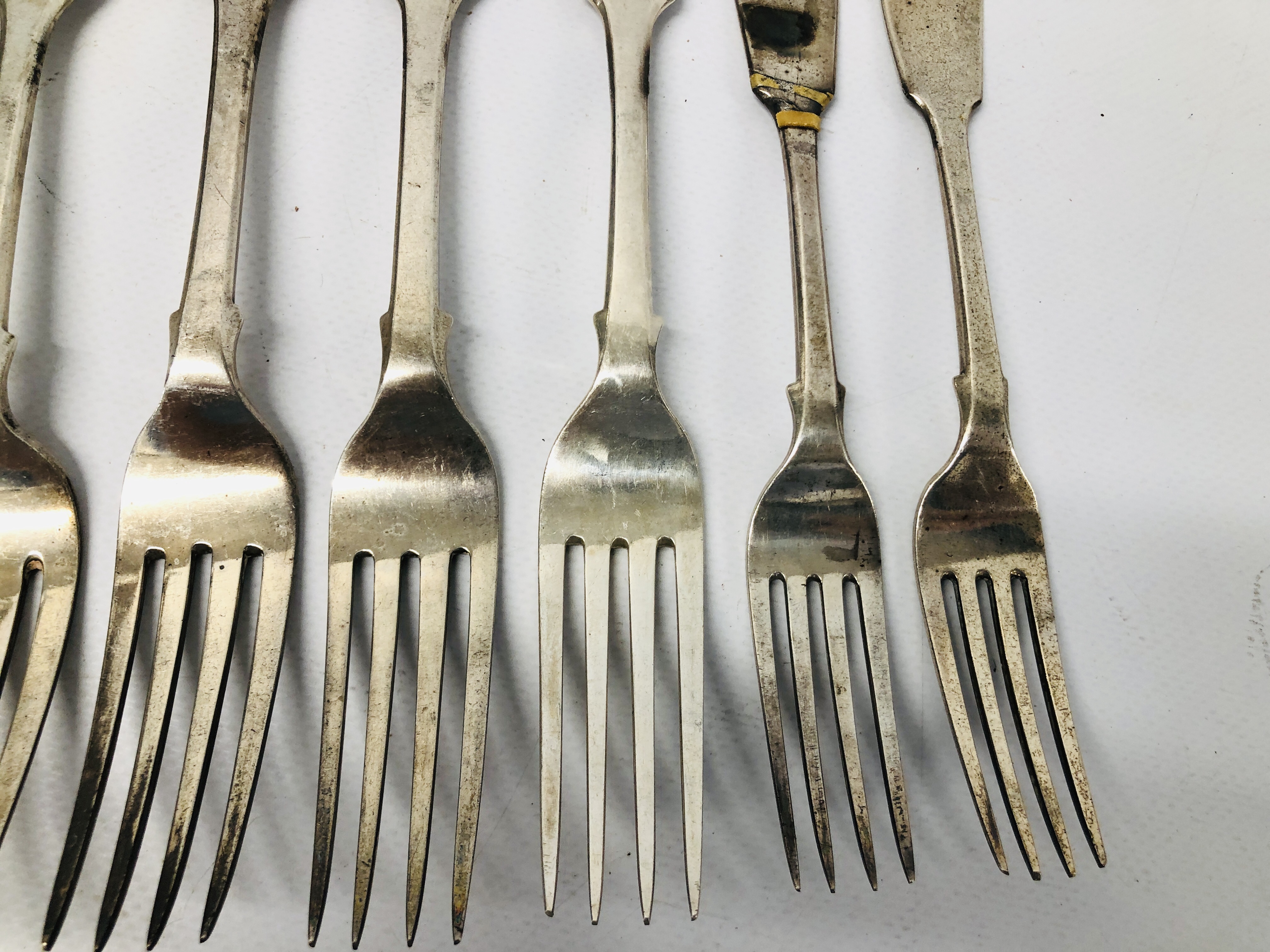 EIGHT ANTIQUE SILVER FORKS (6 LARGER, 2 SMALLER) LONDON ASSAY MARKED G.A. - Image 5 of 13