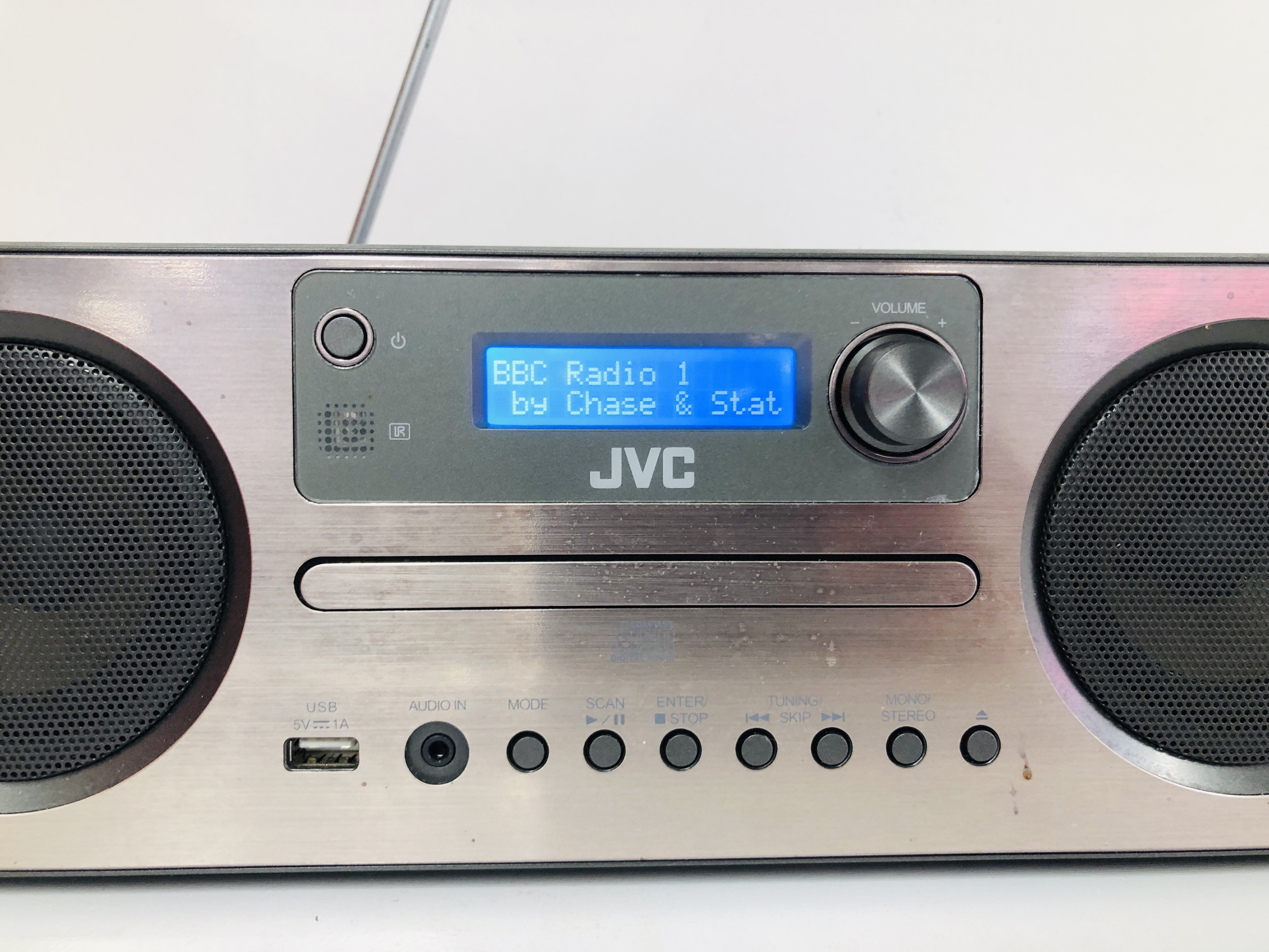 A JVC DAB HOME RADIO - SOLD AS SEEN - Image 2 of 4