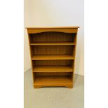 MODERN CHERRY WOOD FINISH OPEN BOOKCASE W 84CM, D 33CM, H 120CM.