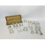 COLLECTION OF VINTAGE GLASS KNIFE RESTS TO INCLUDE CRYSTAL CUT GLASS, ETC.