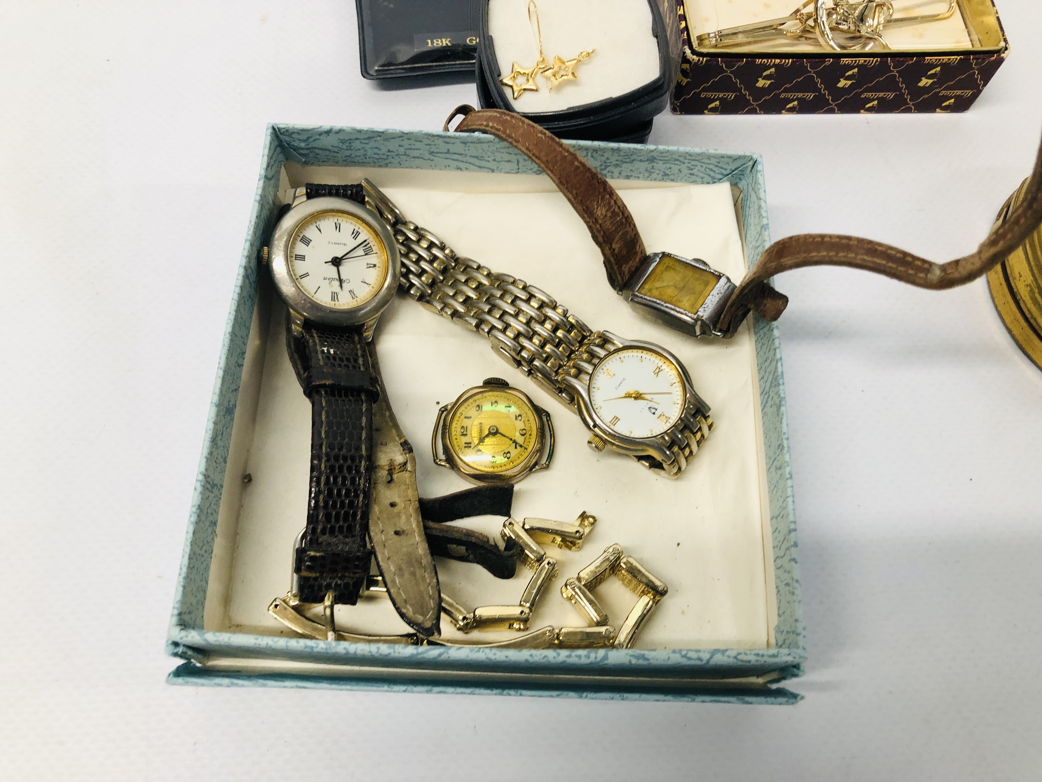 BOX OF ASSORTED VINTAGE COSTUME JEWELLERY TO INCLUDE WRIST WATCHES, TRAVEL CLOCK, - Image 2 of 7