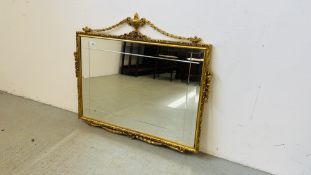 A GOOD QUALITY GILT FRAMED WALL MIRROR WIDTH 96CM. HEIGHT 83CM.