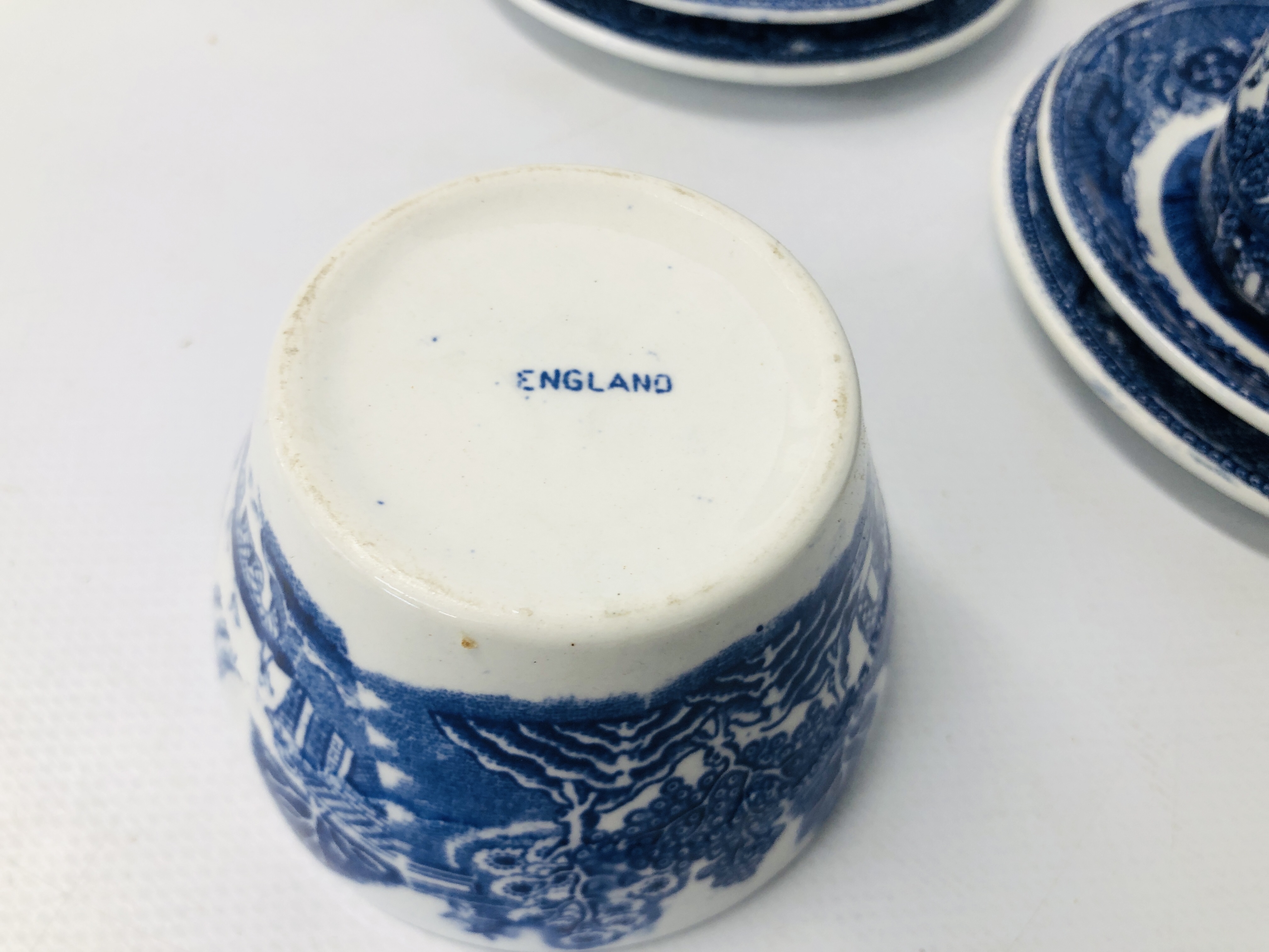 VINTAGE MINATURE 15 PIECE BLUE AND WHITE WILLOW PATTERN TEA SET MARKED RIDGWAY 1832 SEMI CHINA. - Image 7 of 8