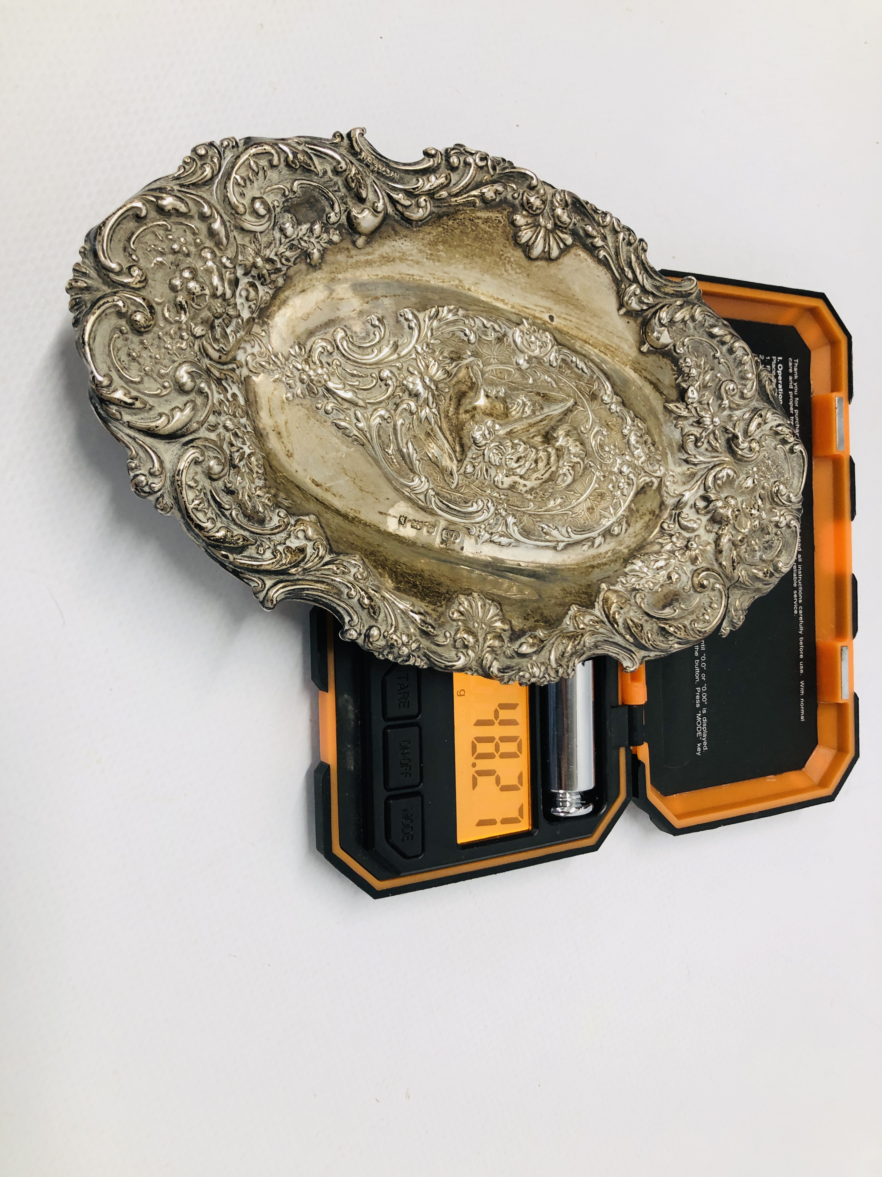 VINTAGE SILVER BACKED HAND HELD MIRROR ALONG WITH A VINTAGE SILVER DISH BIRMINGHAM ASSAY J.G. - Image 16 of 16