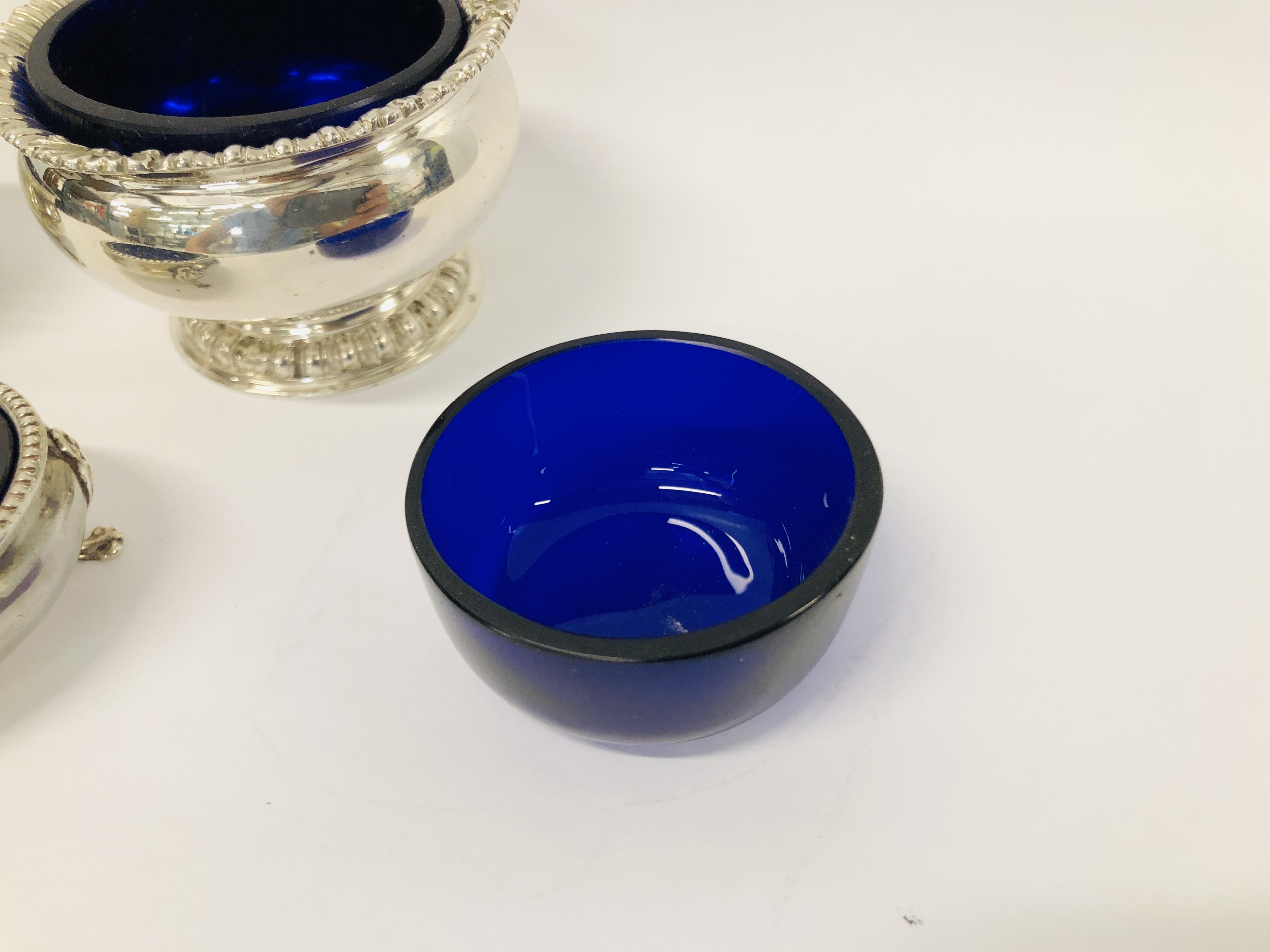 FOUR VARIOUS SILVER BLUE GLASS LINED SALTS - Image 6 of 30