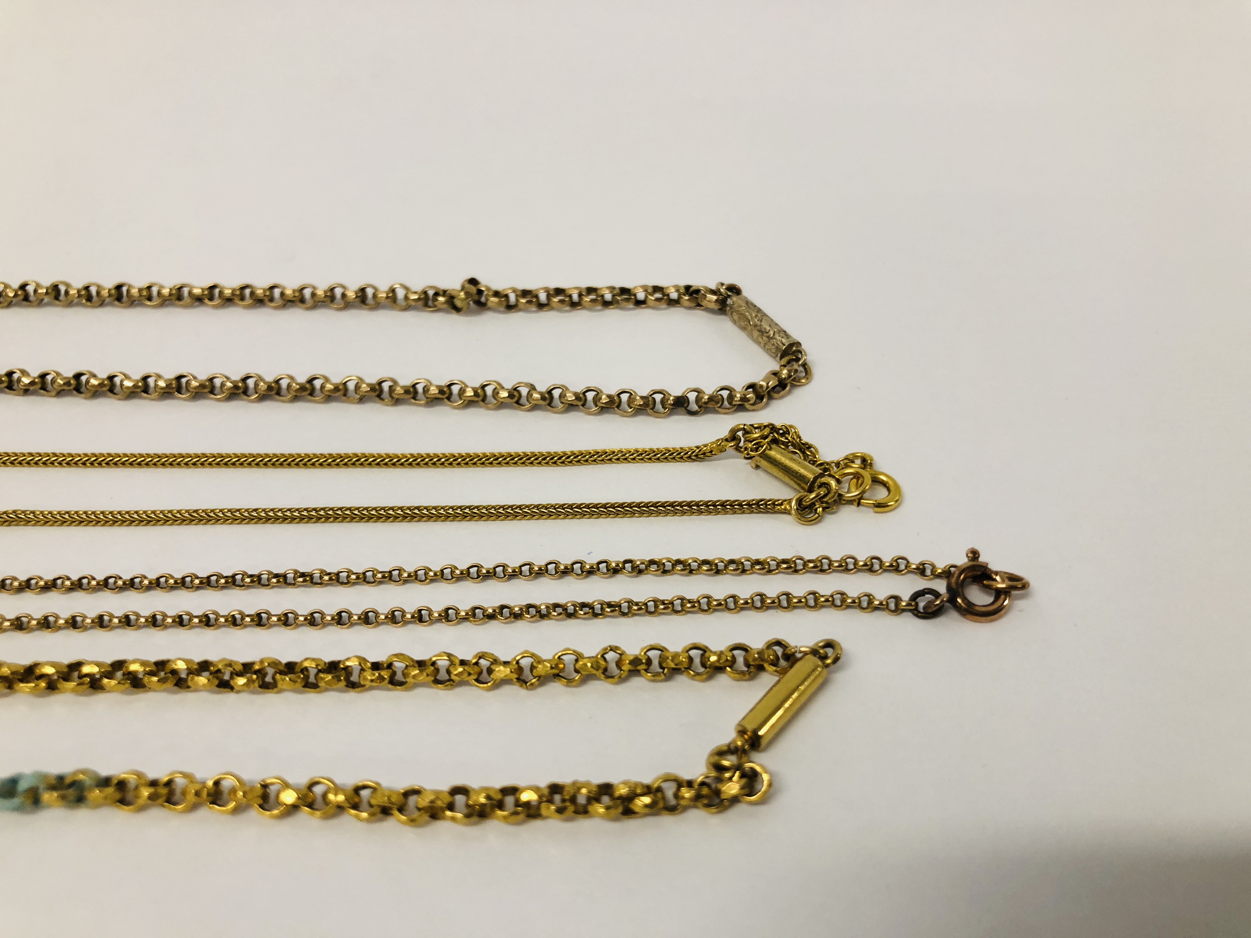 FOUR VARIOUS YELLOW METAL NECKLACES - NO VISIBLE HALL MARKS - Image 5 of 8