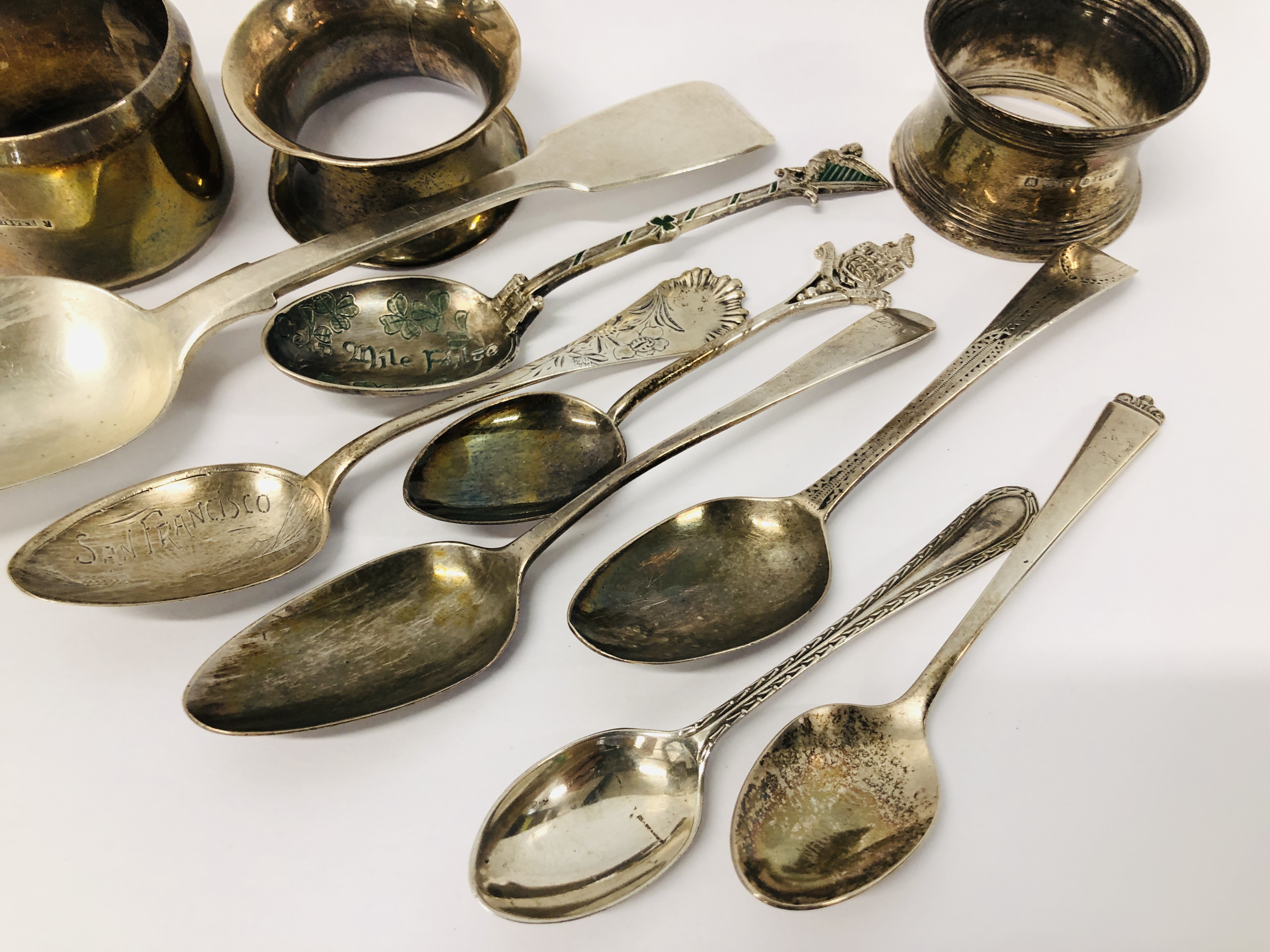 A GROUP OF 8 SILVER TEASPOONS TO INCLUDE GEORGIAN ALONG WITH THREE SILVER SERVIETTE RINGS - Image 3 of 13