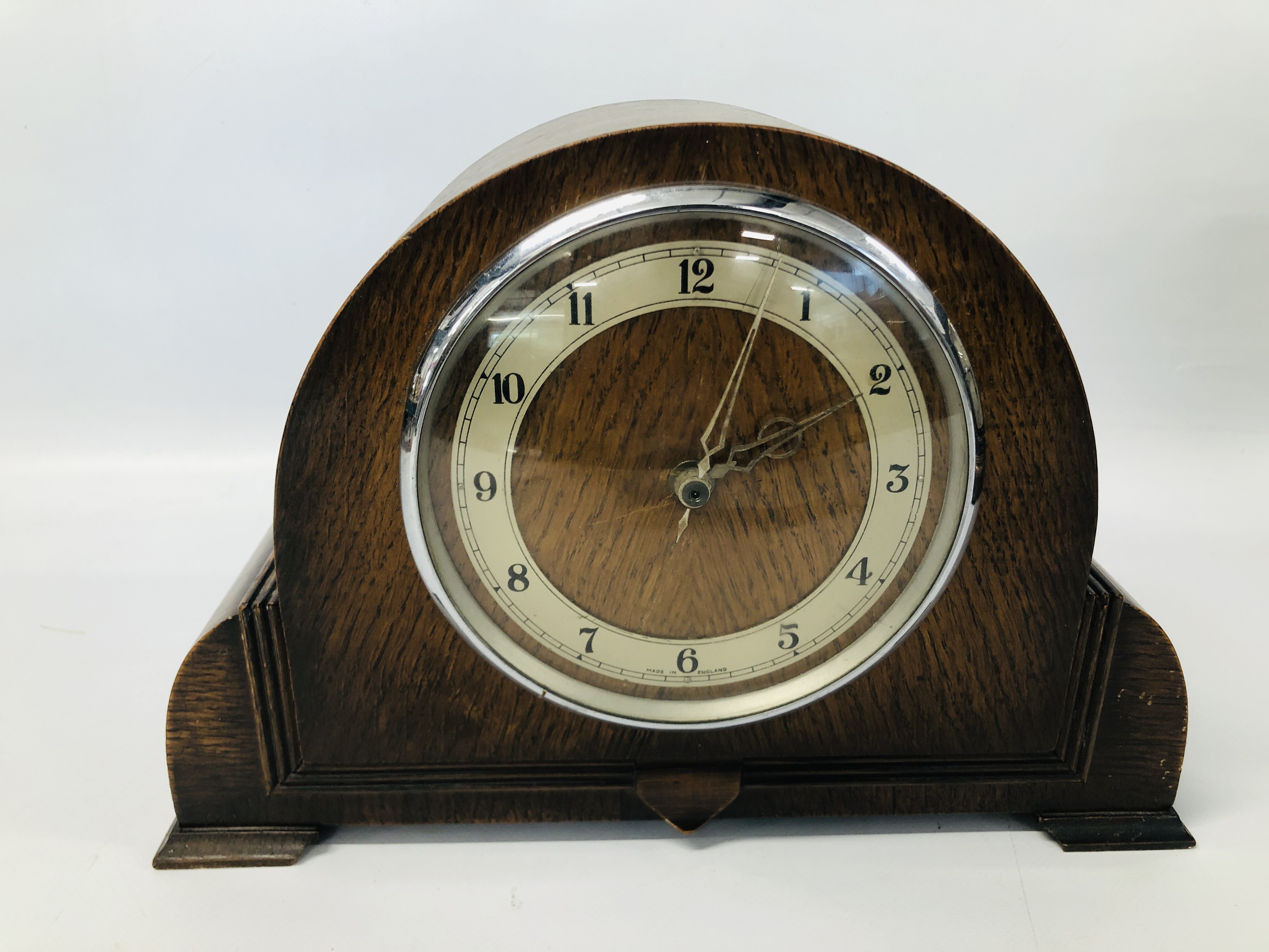 VINTAGE ALDRED & SON GREAT YARMOUTH OAK CASED MANTEL CLOCK ALONG WITH ONE OTHER. - Image 6 of 8