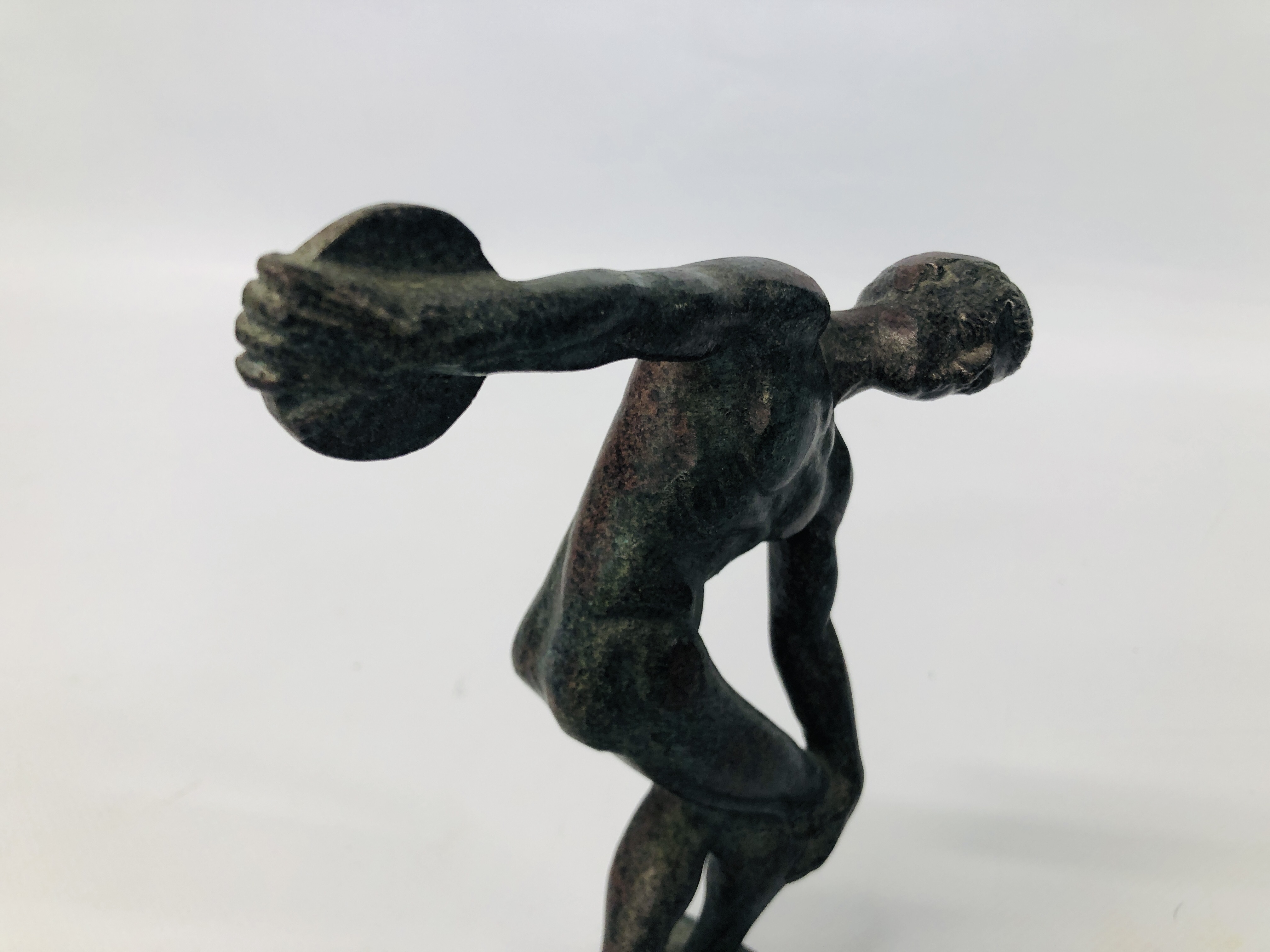 BRONZE STUDY OF A GREEK DISCUS THROWER H 16CM. - Image 3 of 6