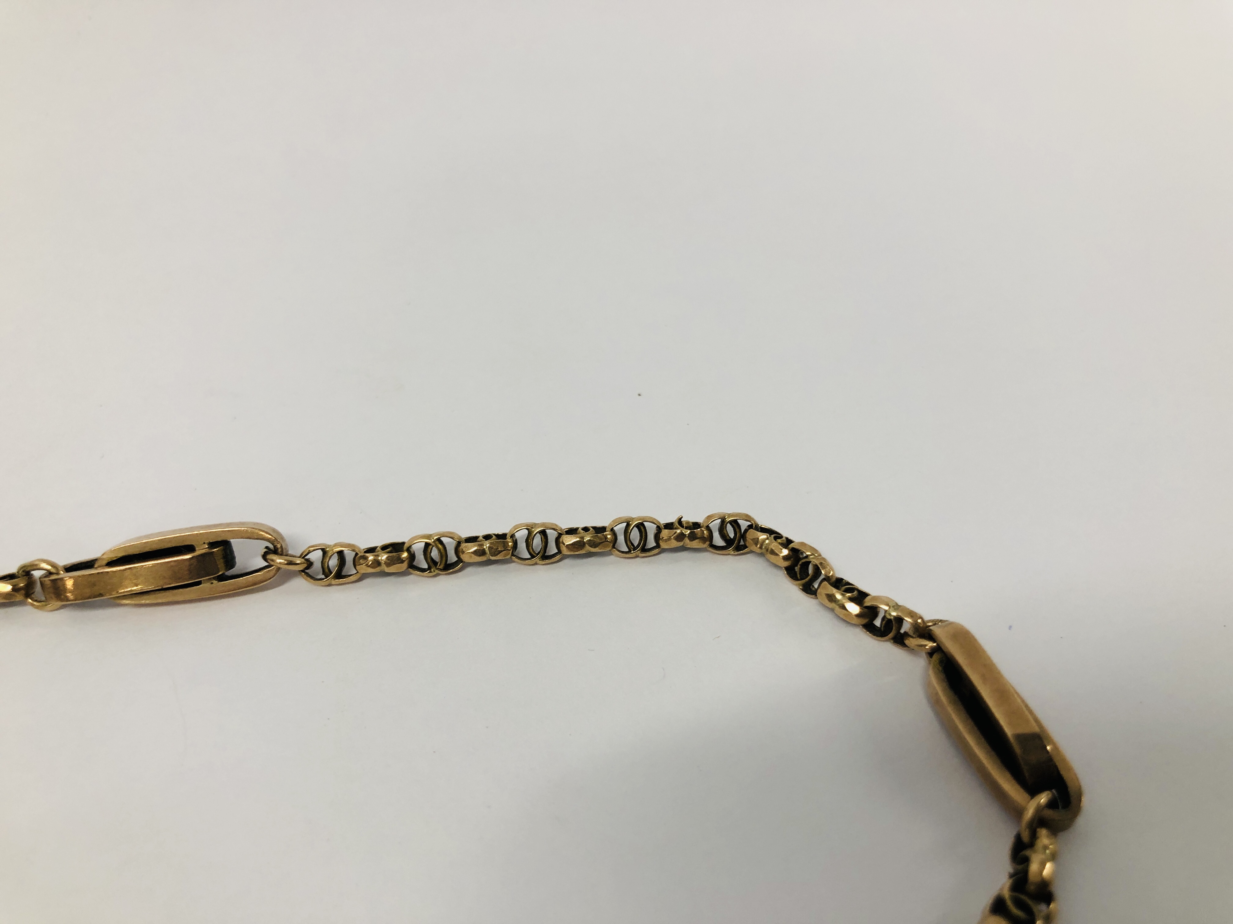 A FANCY LINK WATCH CHAIN MARKED 9 CT - Image 7 of 8