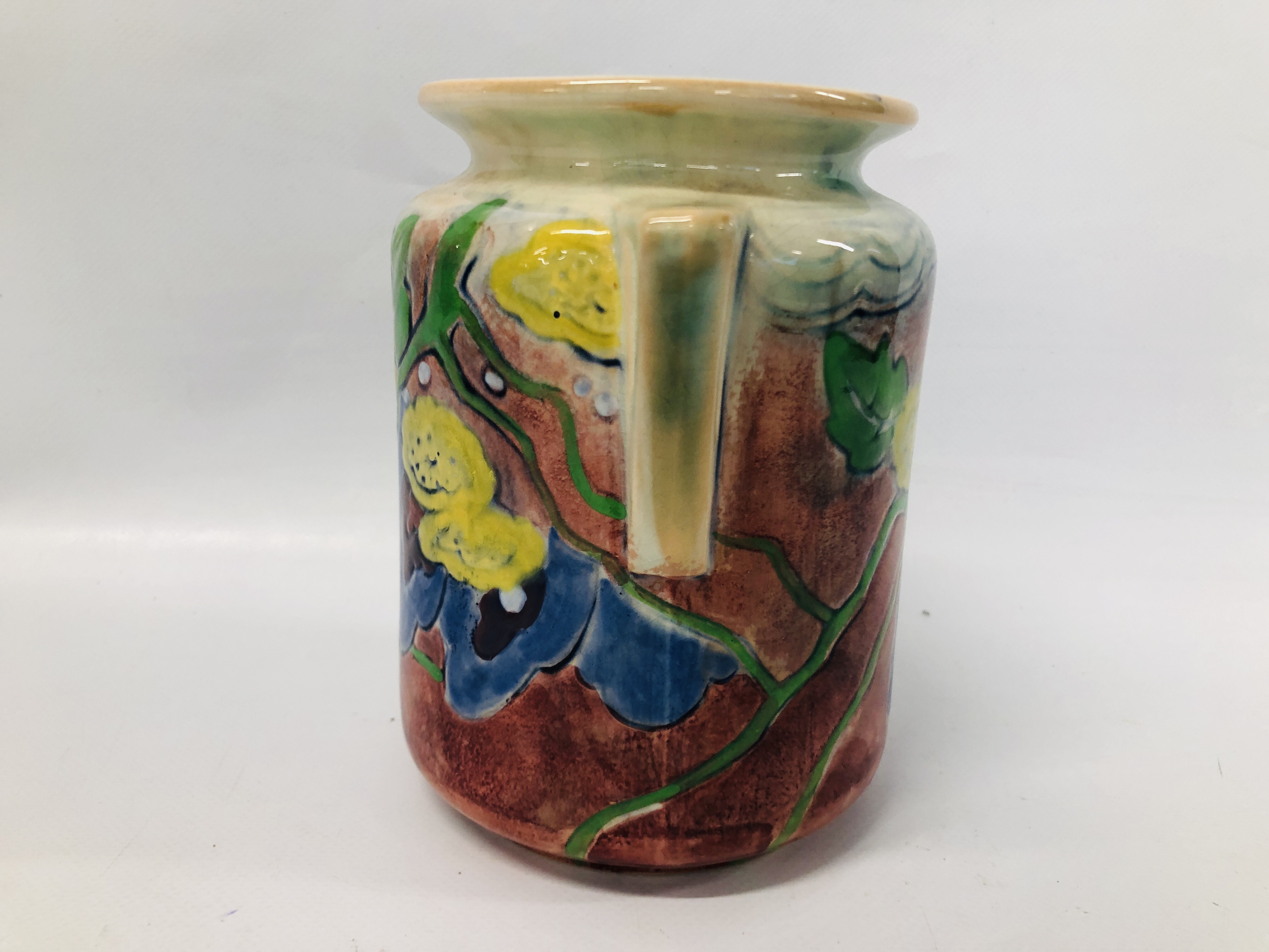 C19TH ROYAL DOULTON FRANK BRANGWYN FLORAL ART DECO VASE D5162 HEIGHT 16CM. - Image 3 of 6