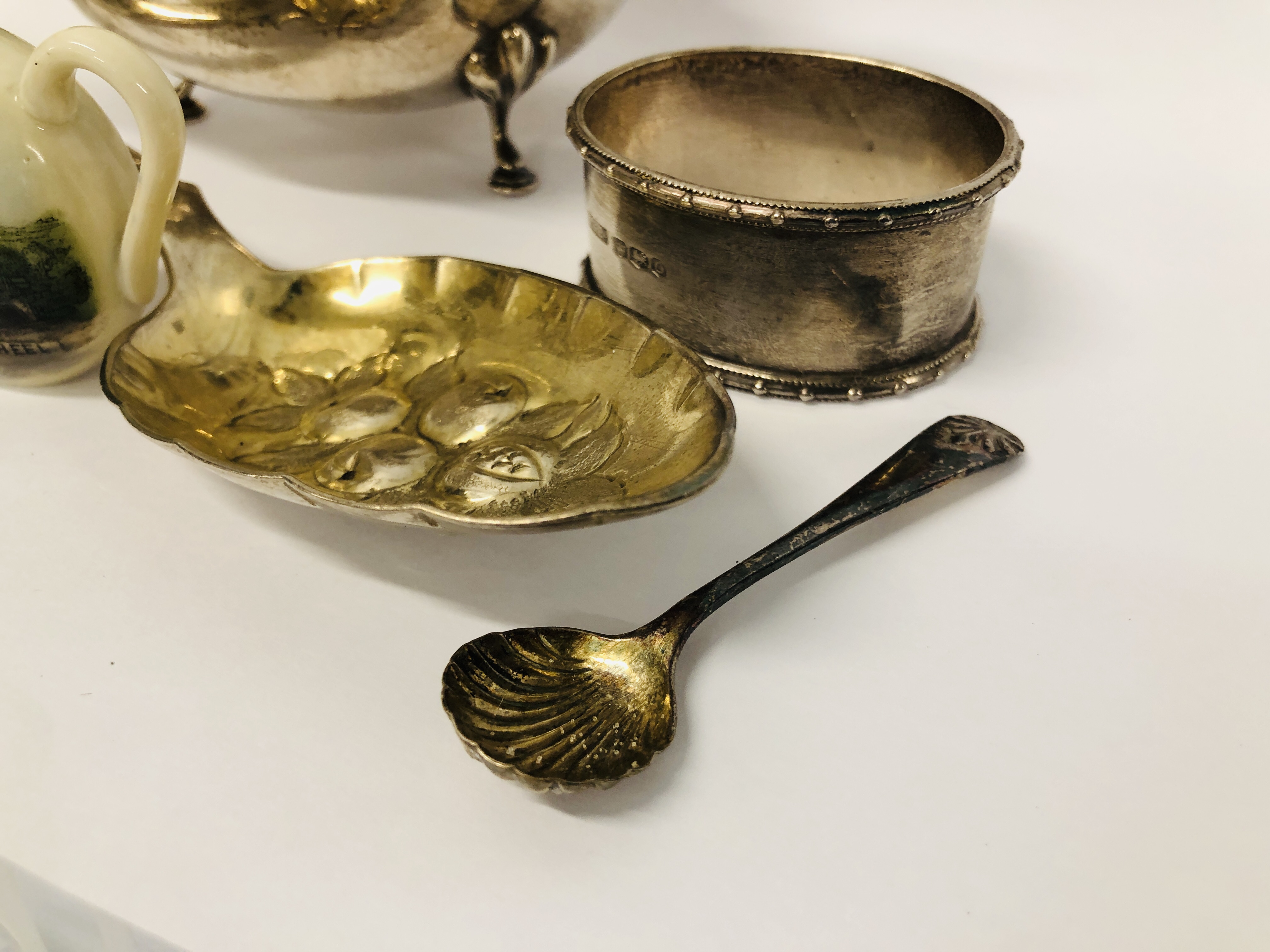 COLLECTION OF SILVER TO INCLUDE SILVER SAUCE BOAT, BIRMINGHAM ASSAY, SILVER SERVIETTE RING AND TOP, - Image 2 of 14
