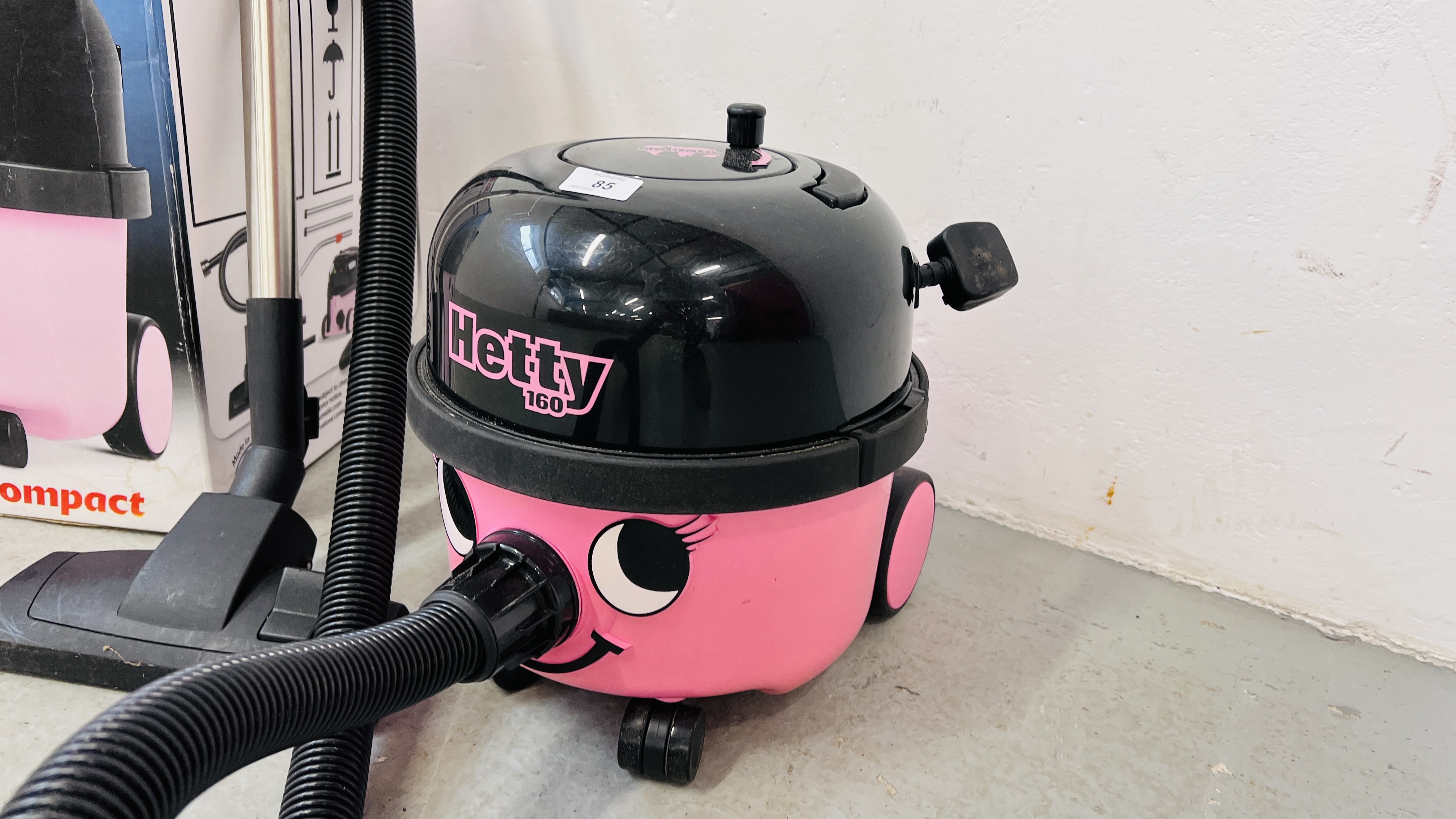 A NUMATIC HETTY 160 VACUUM CLEANER WITH ACCESSORIES - SOLD AS SEEN - Image 2 of 5