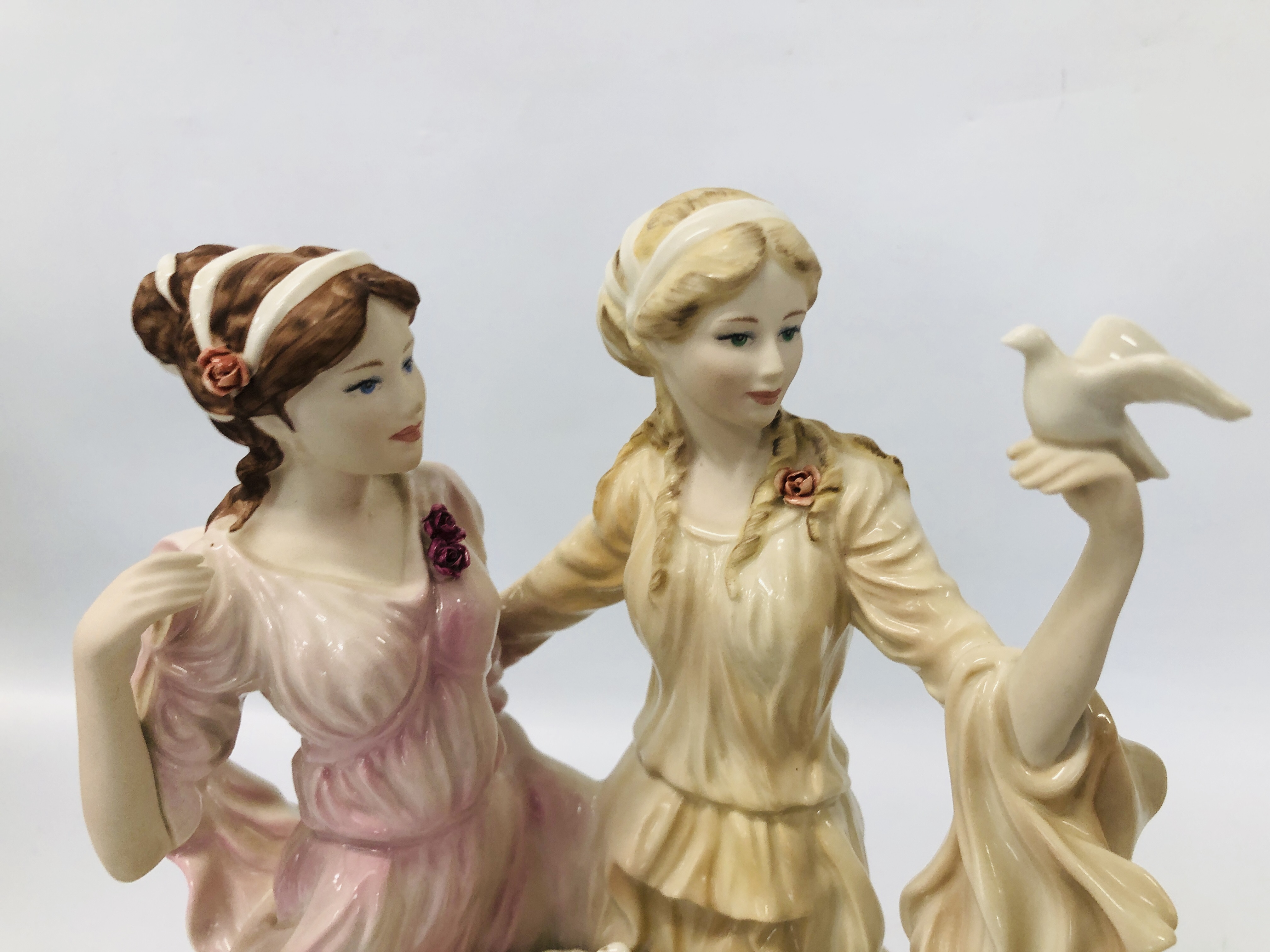 TWO CLASSICAL WEDGWOOD FIGURES TO INCLUDE THE CLASSICAL COLLECTION PEACE AND FRIENDSHIP 339/3000 + - Image 2 of 9