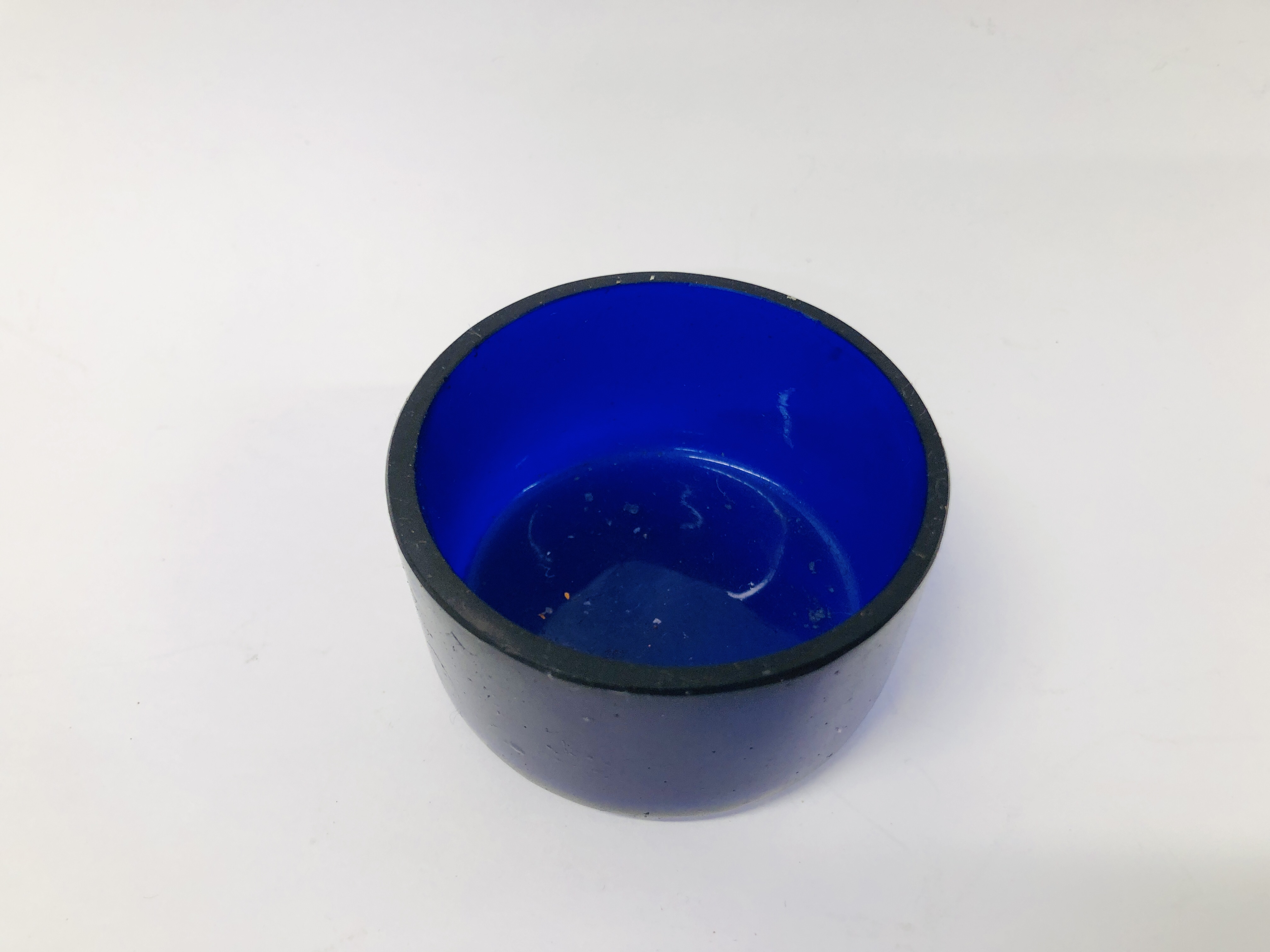 FOUR VARIOUS SILVER BLUE GLASS LINED SALTS - Image 13 of 30