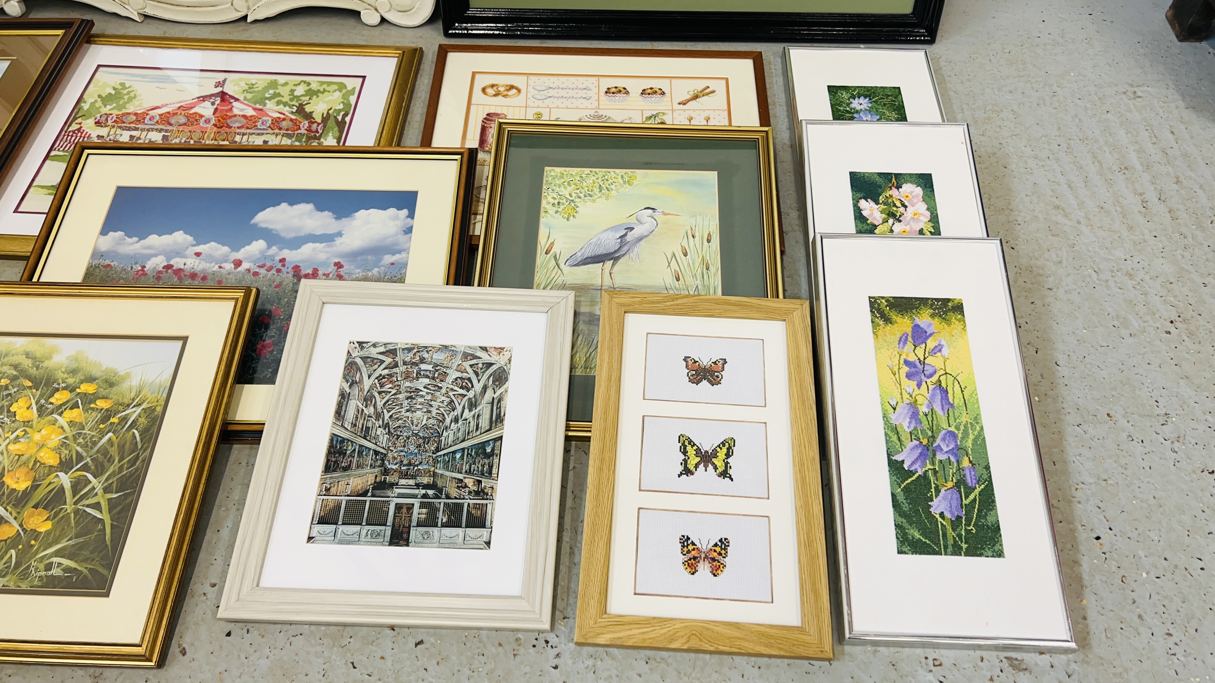 COLLECTION OF ASSORTED FRAMED PICTURES AND PRINTS TO INCLUDE ORIGINAL ART WORK, - Image 2 of 8