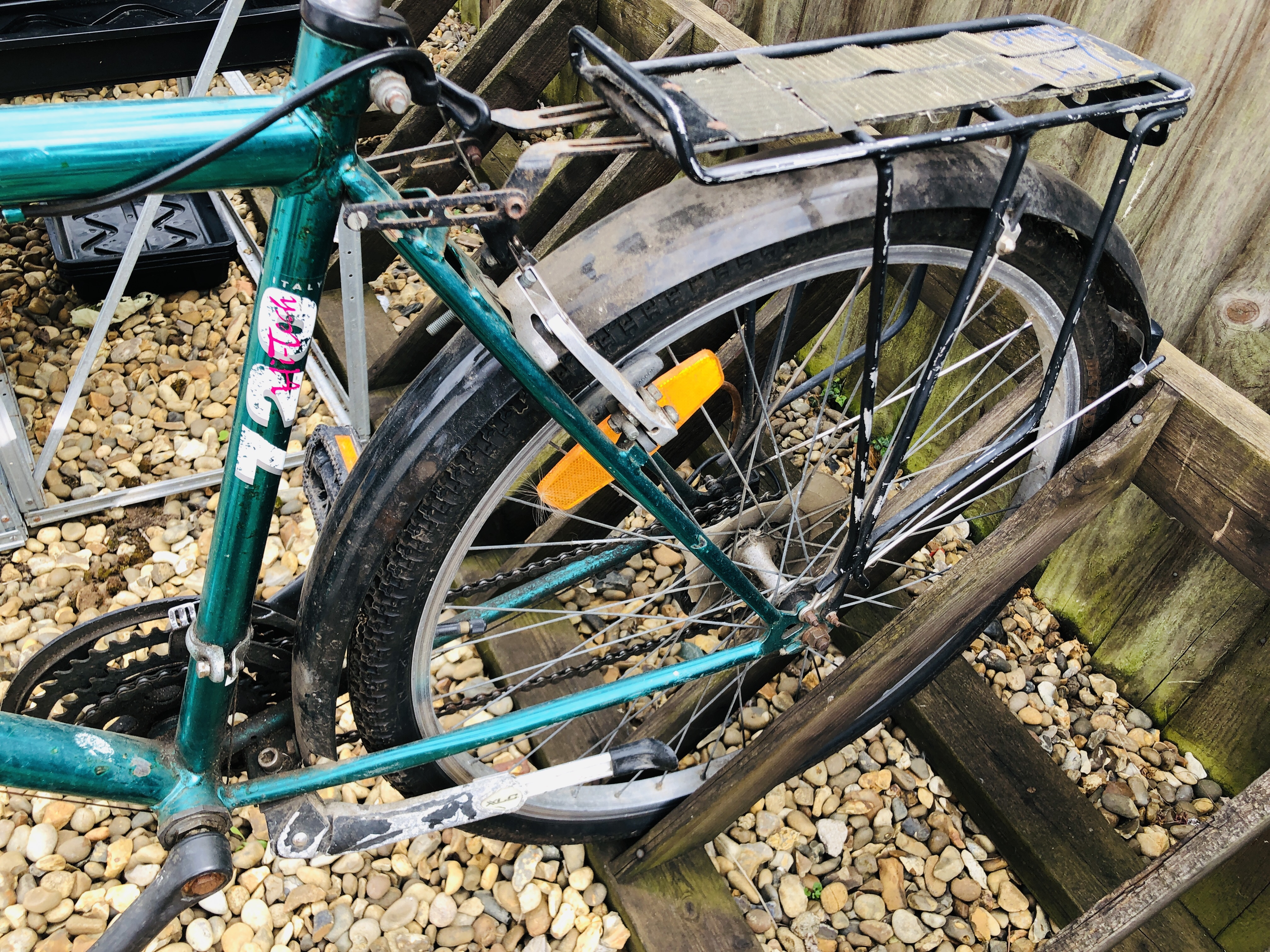 A GENTS GREEN SPRINT BICYCLE WITH CYCLE CARRIER - Image 5 of 6