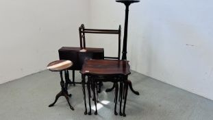 A COLLECTION OF OCCASIONAL FURNITURE TO INCLUDE MAHOGANY TOWEL HORSE, TORCHERE, PEDESTAL WINE TABLE,