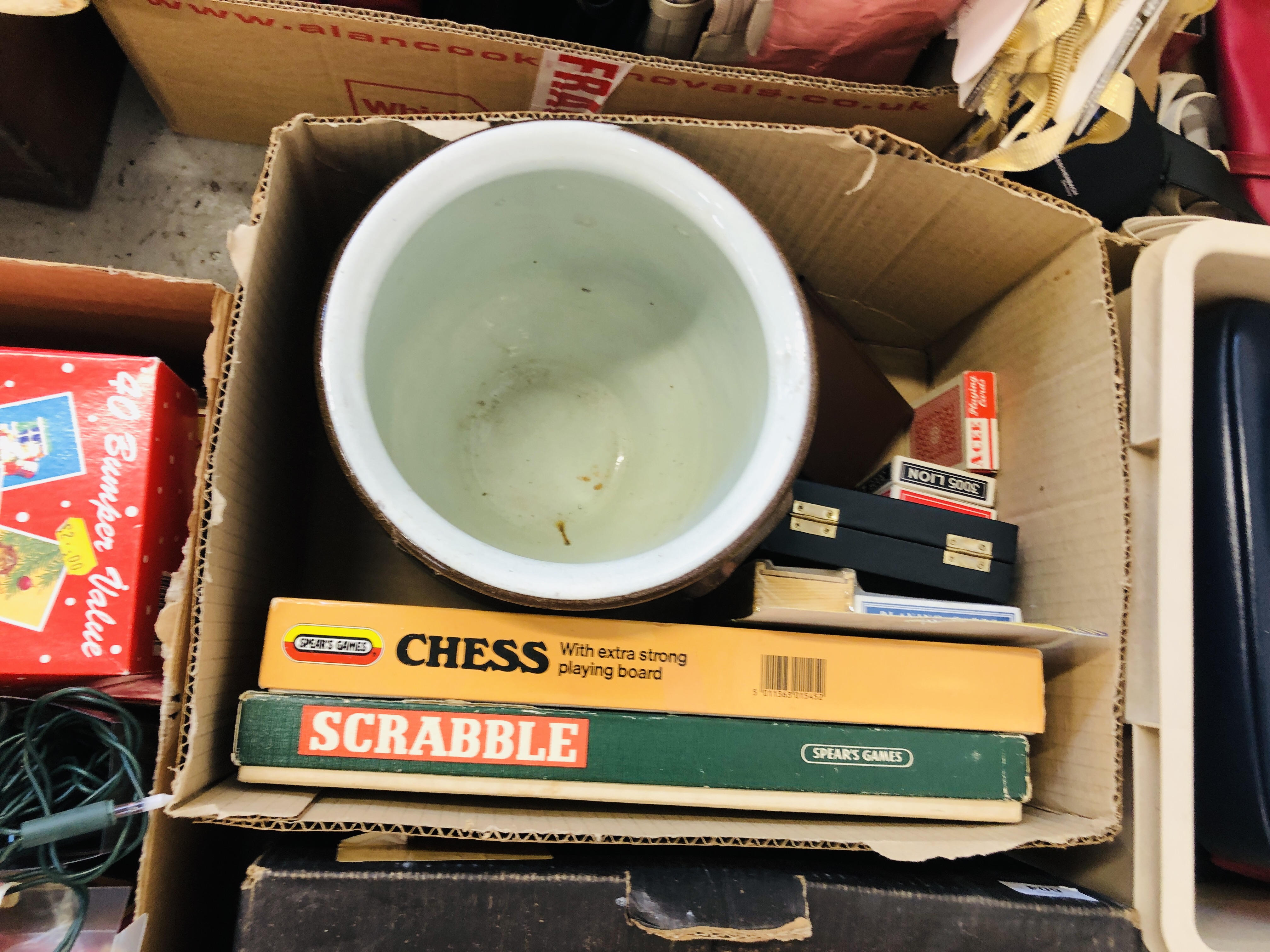 14 BOXES OF MIXED HOUSEHOLD SUNDRIES TO INCLUDE SHARP BOOM BOX AUDIO EQUIPMENT, RECORDS, - Image 12 of 22