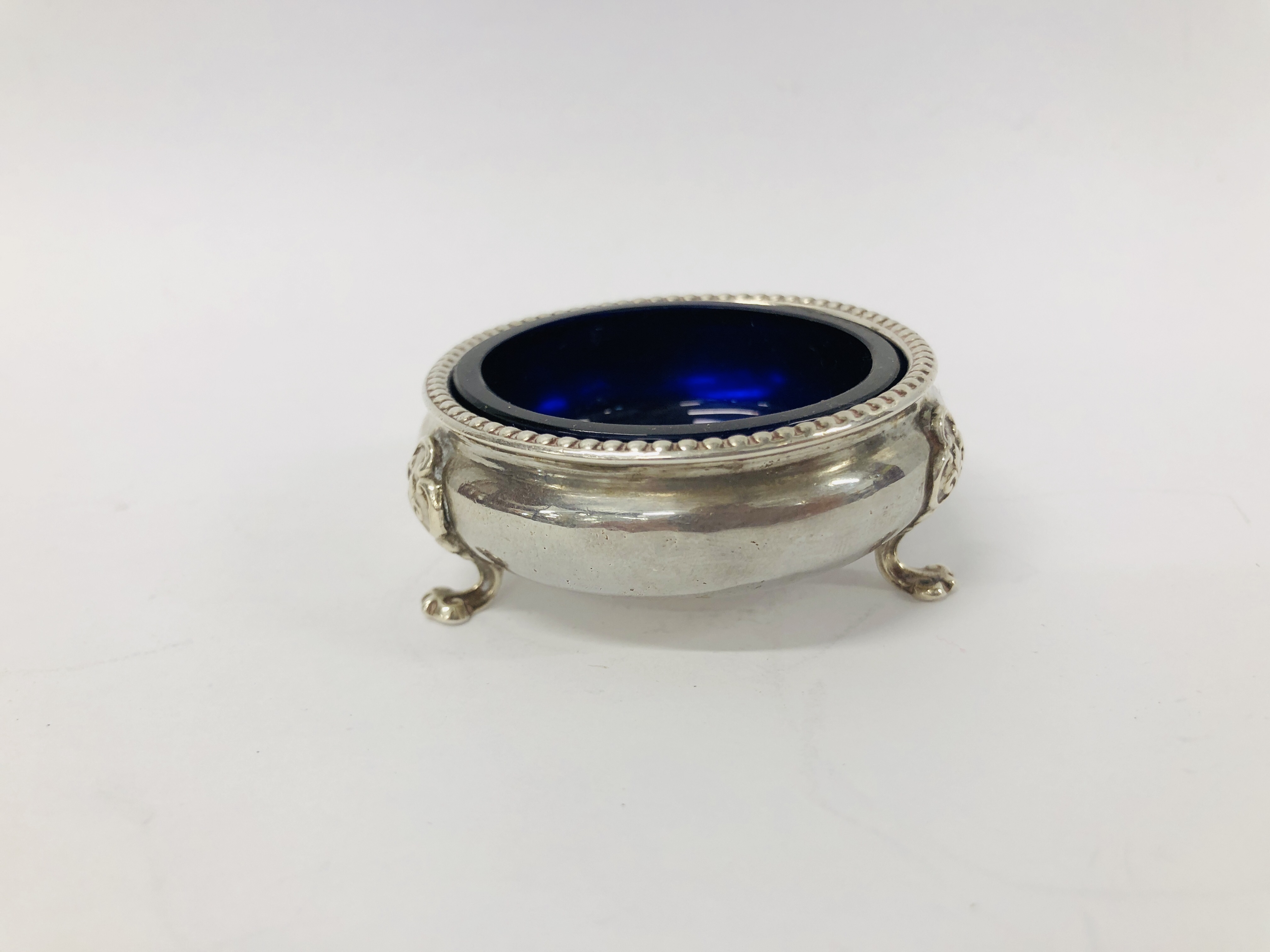 FOUR VARIOUS SILVER BLUE GLASS LINED SALTS - Image 15 of 30