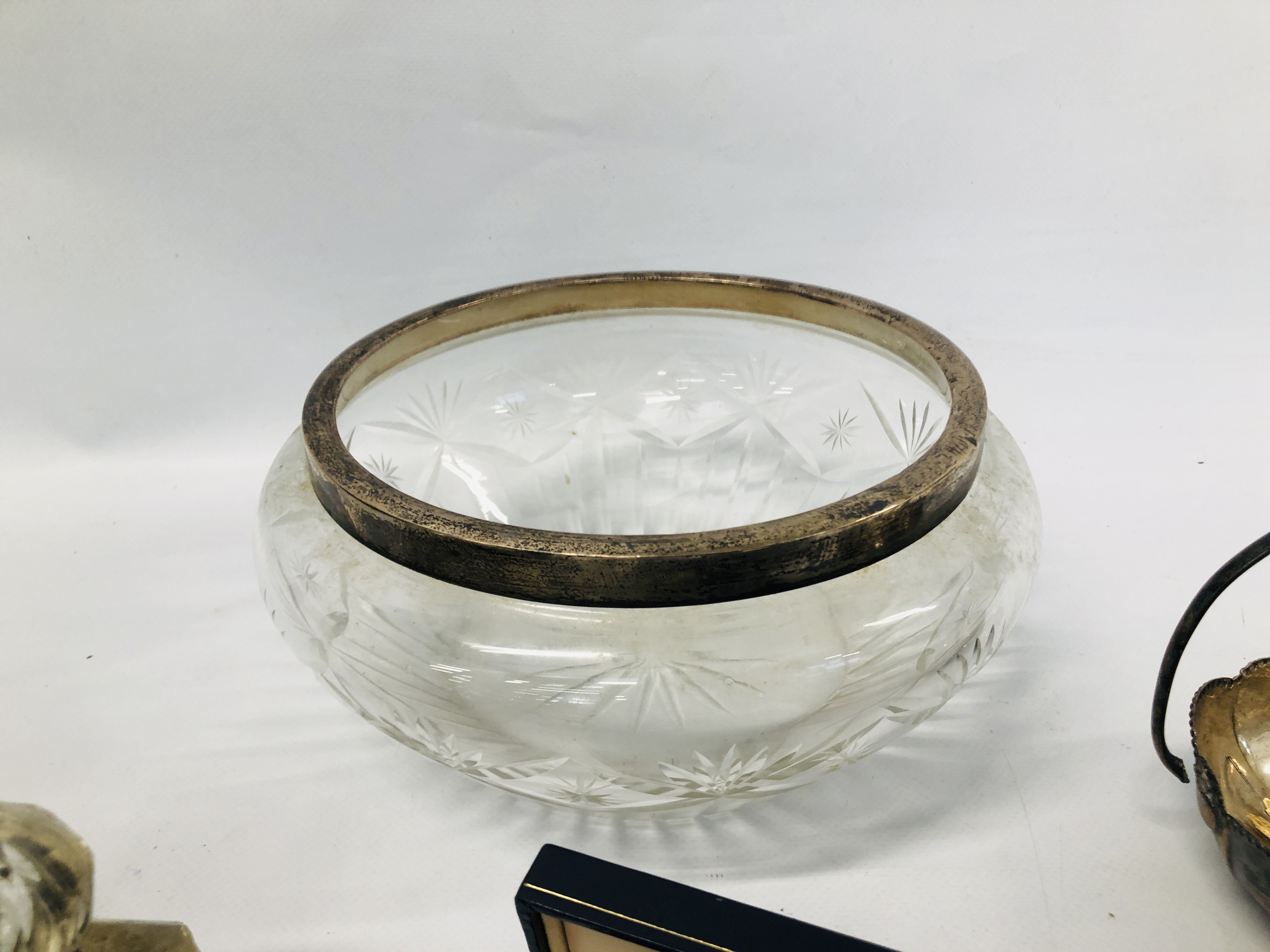 QUANTITY OF SILVER TO INCLUDE CUT GLASS SILVER RIMMED BOWL, - Image 6 of 11