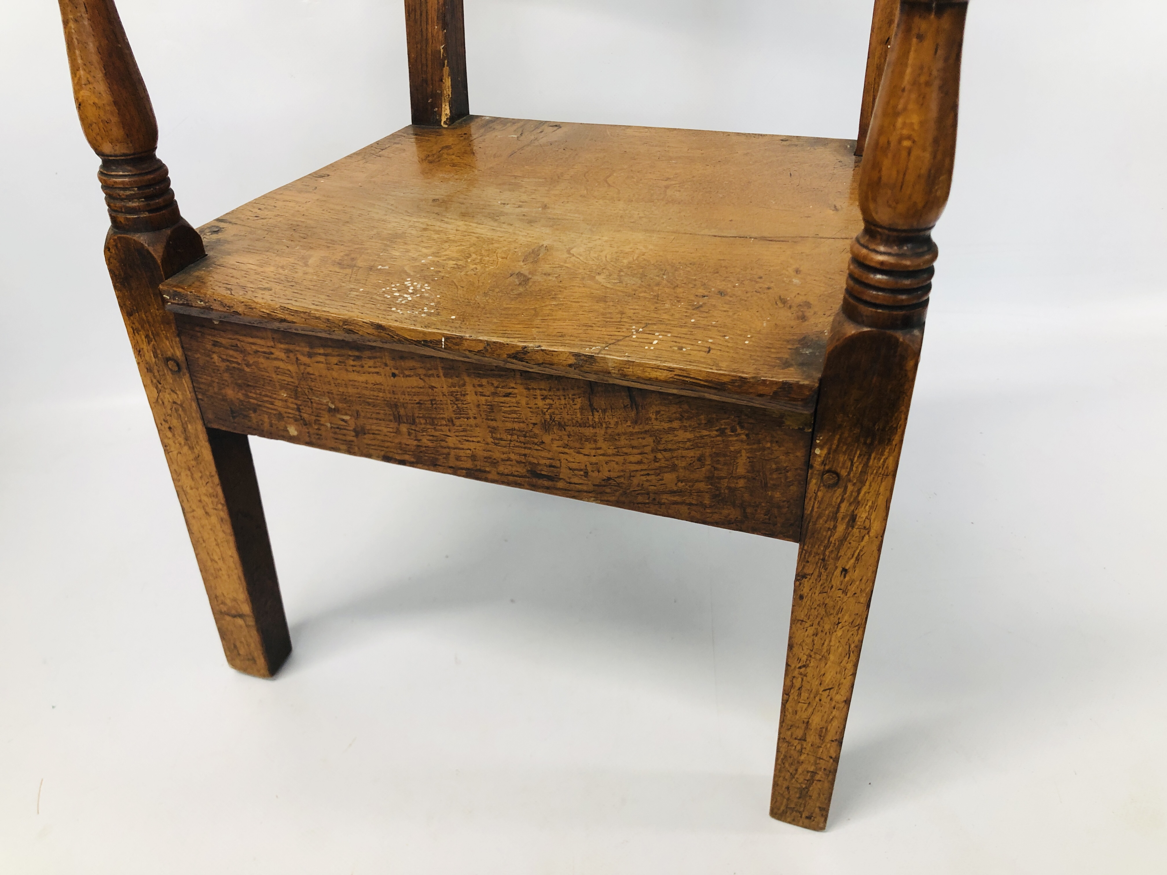 A CHILD'S OAK ELBOW CHAIR HEIGHT 57CM. - Image 2 of 4