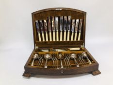 SILVER PLATED CANTEEN OF CUTLERY "BRAVINGTON" IN OAK FINISH CUTLERY BOX