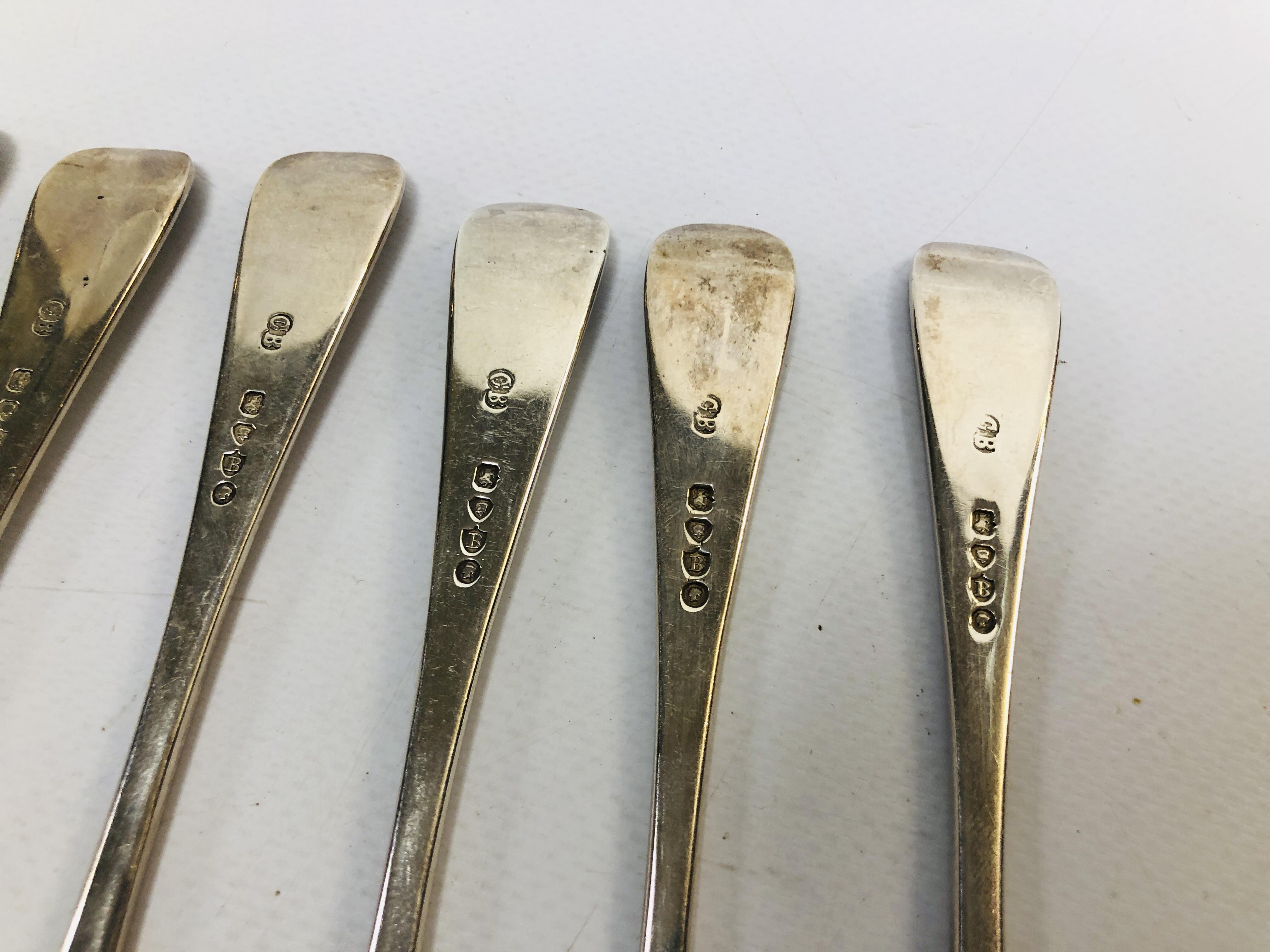 A SET OF SIX SILVER VICTORIAN DESSERT FORKS, HANOVERIAN PATTERN, ENGRAVED WITH A PEACOCK CREST, - Image 6 of 7