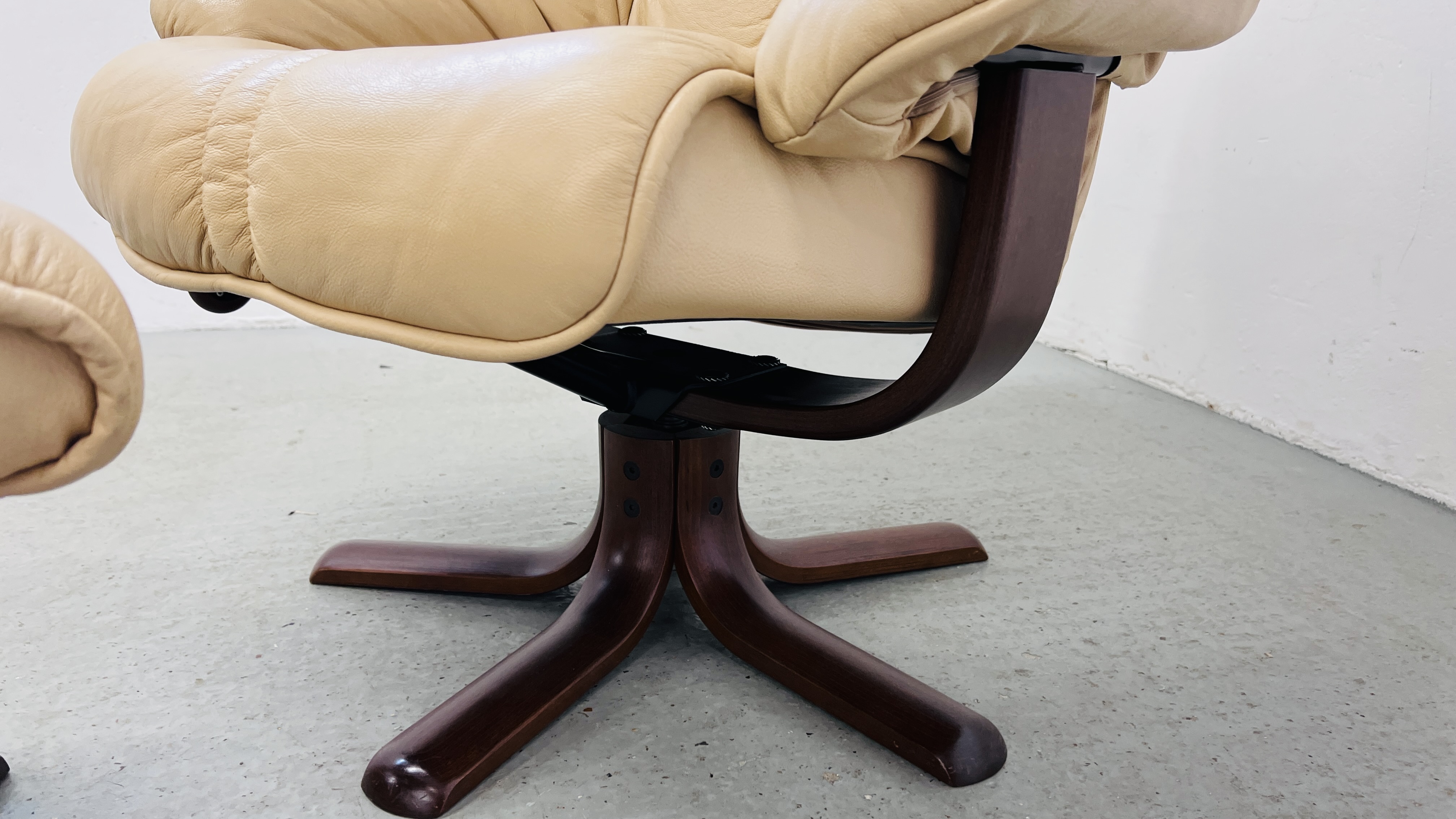 A CREAM LEATHER SWIVEL RELAXER CHAIR WITH MATCHING FOOTSTOOL - Image 11 of 11