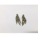 PAIR OF VINTAGE COSTUME DROP EARRINGS.