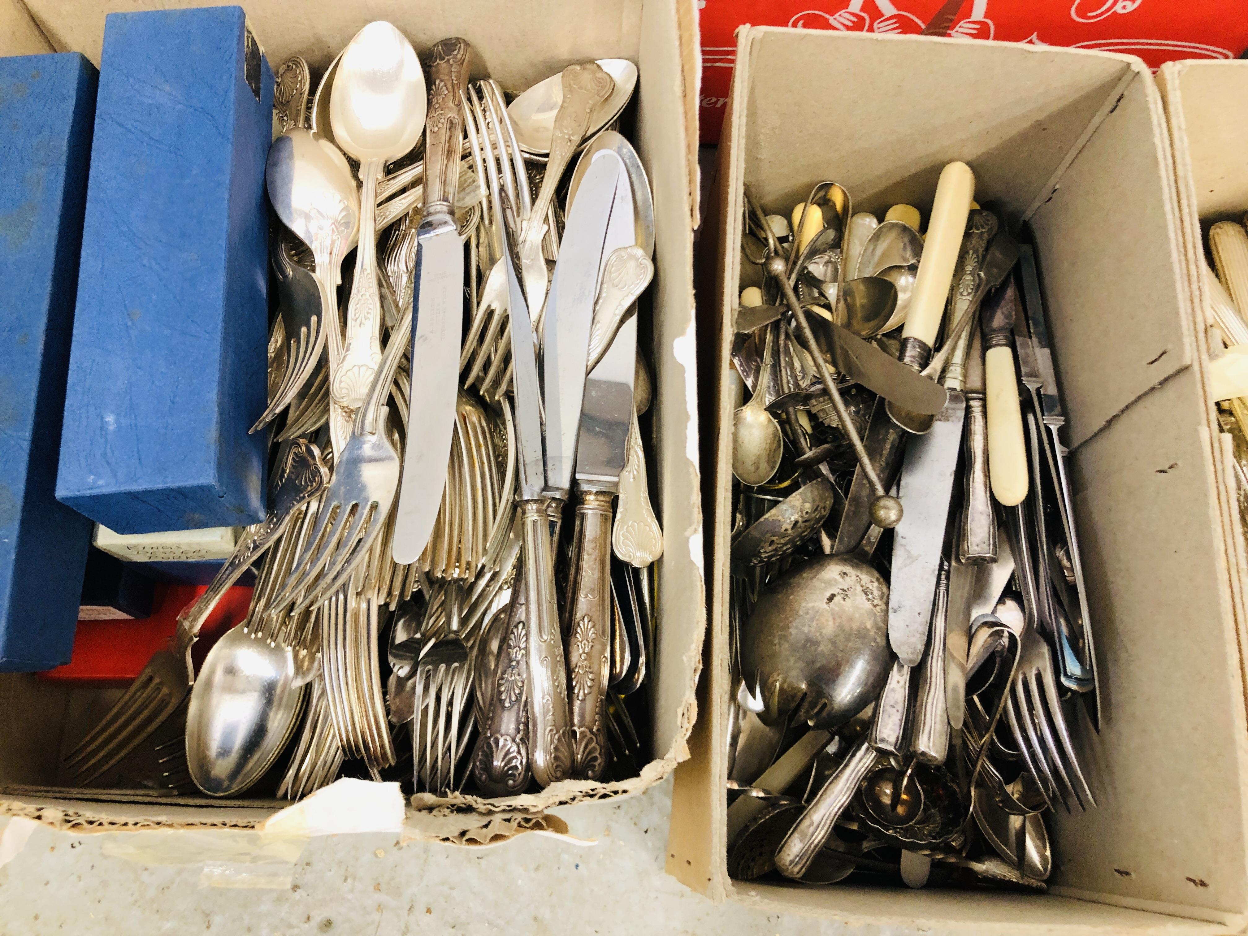 AND EXTENSIVE QUANTITY OF MAINLY SILVER PLATED CUTLERY SOME HAVING SILVER HANDLES TO INCLUDE MANY - Image 3 of 5