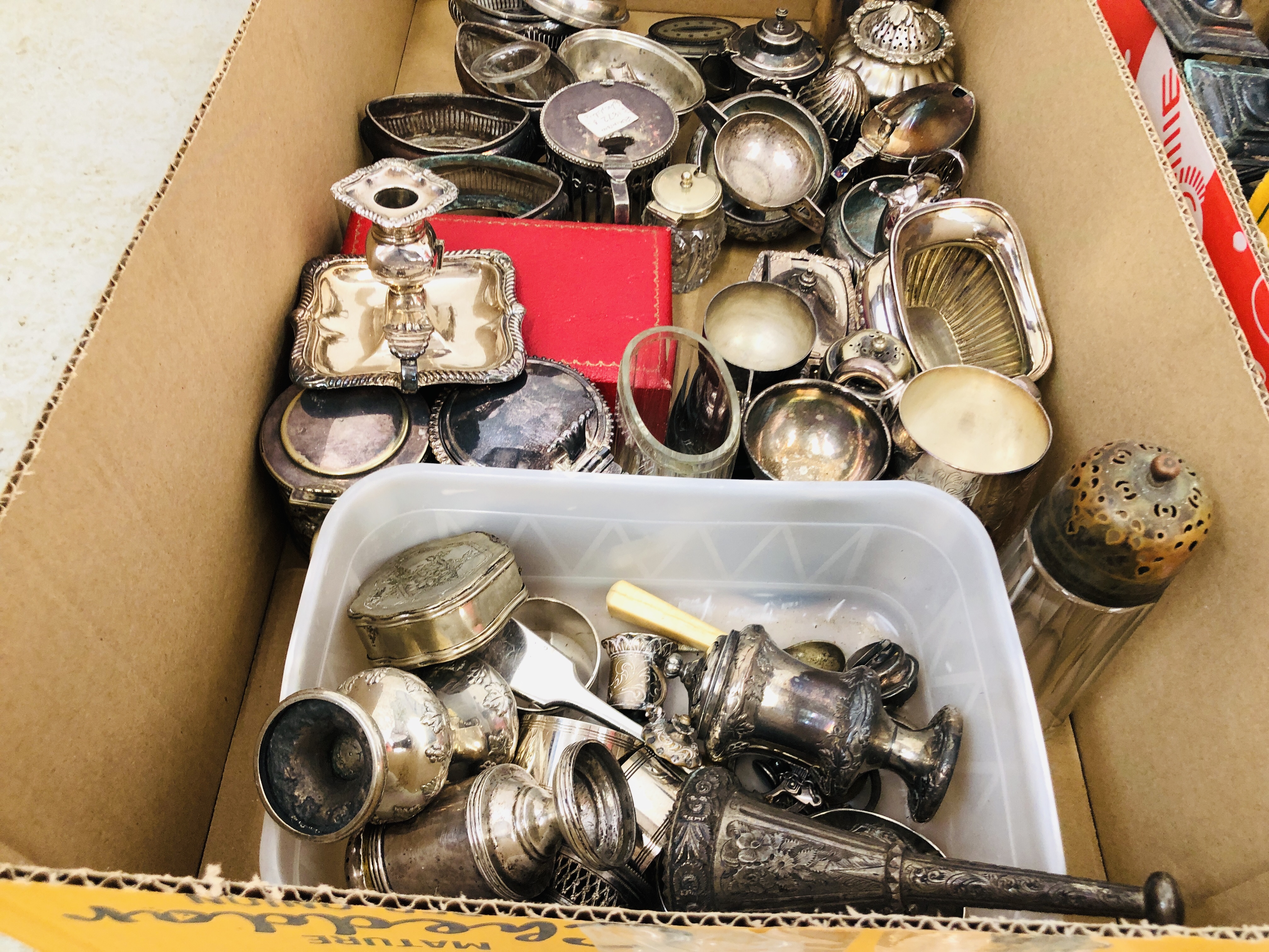 THREE BOXES CONTAINING AND EXTENSIVE COLLECTION OF SILVER PLATED WARES TO INCLUDE SALTS, CONDIMENTS, - Image 8 of 8