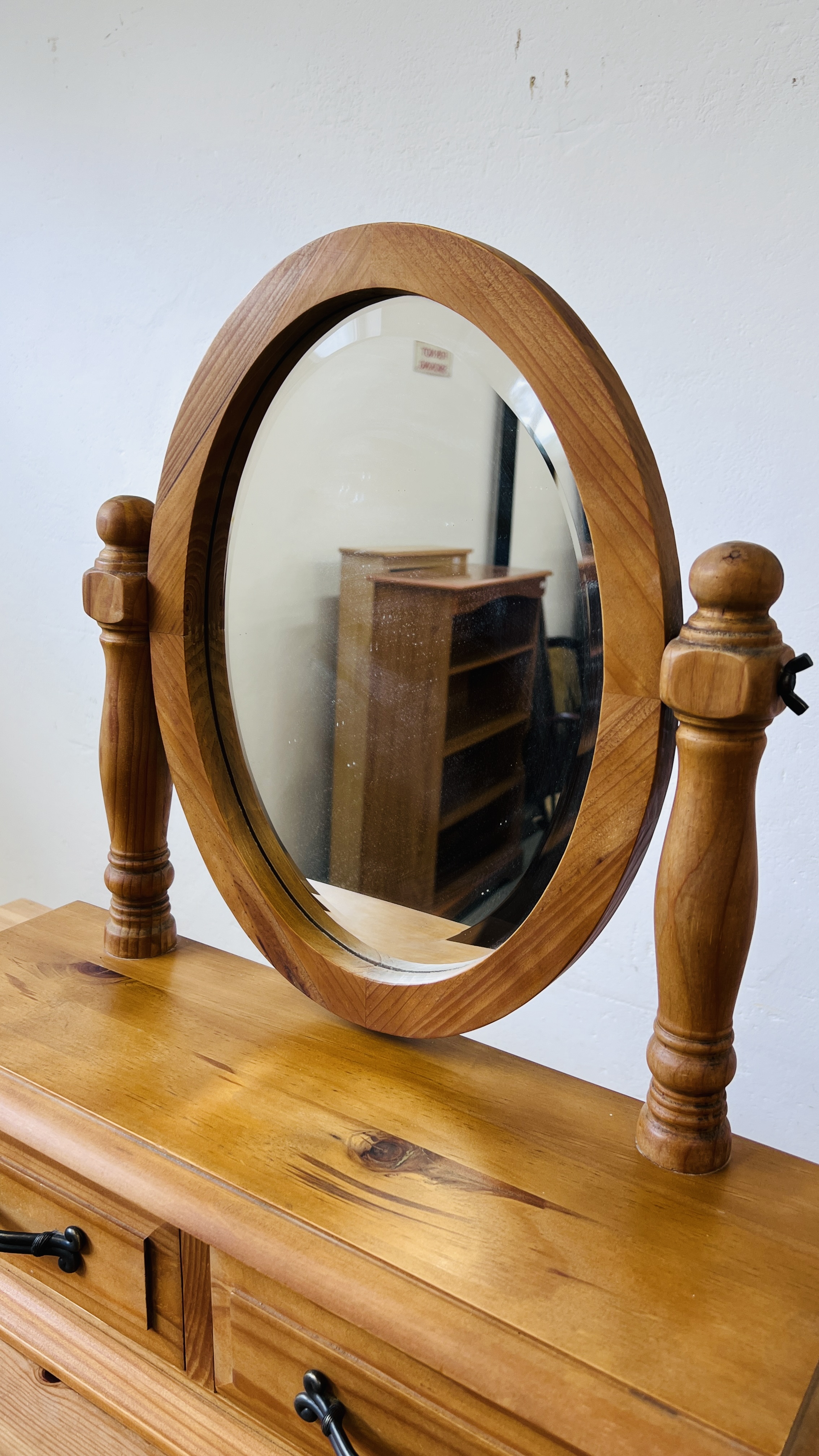 PINE TWO DRAWER DRESSING TABLE MIRROR 62CM X 20CM X 60CM. - Image 4 of 4