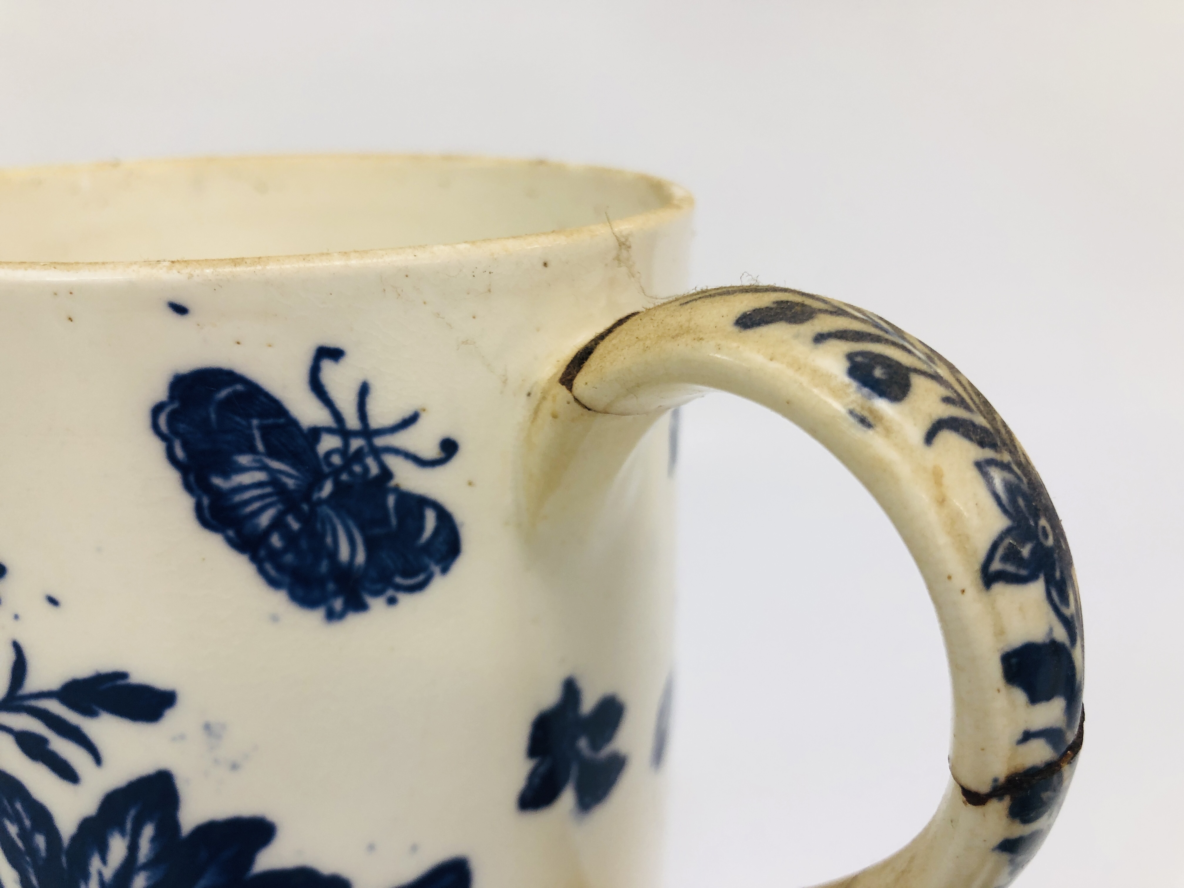 A WORCESTER BLUE AND WHITE TANKARD, - Image 9 of 20