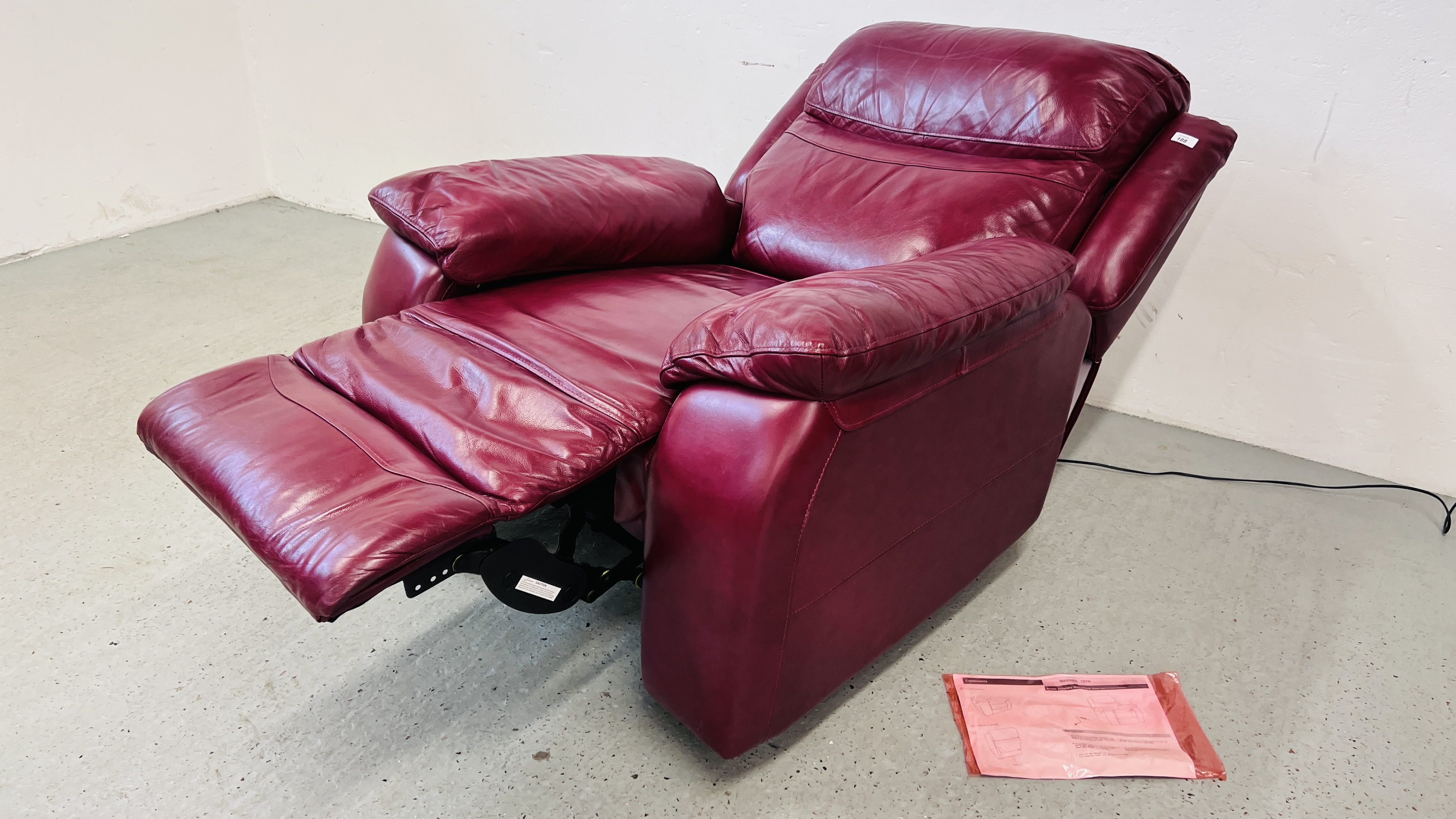 A RED LEATHER ELECTRIC RECLINING EASY CHAIR - SOLD AS SEEN. - Image 11 of 12