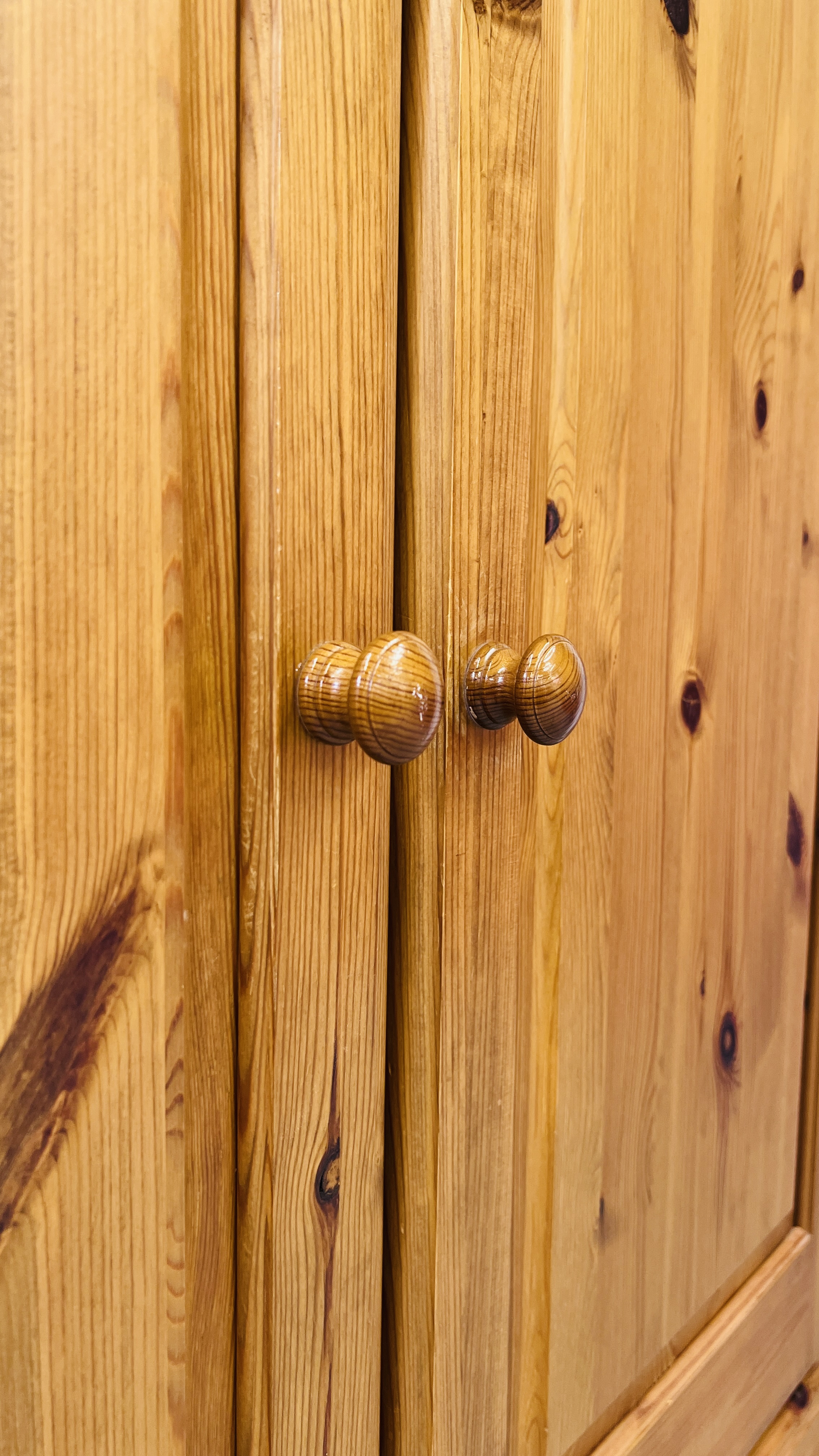 A GOOD QUALITY HONEY PINE TWO DOOR WARDROBE WITH TWO DRAWER BASE WIDTH 93CM. DEPTH 56CM. - Image 8 of 10