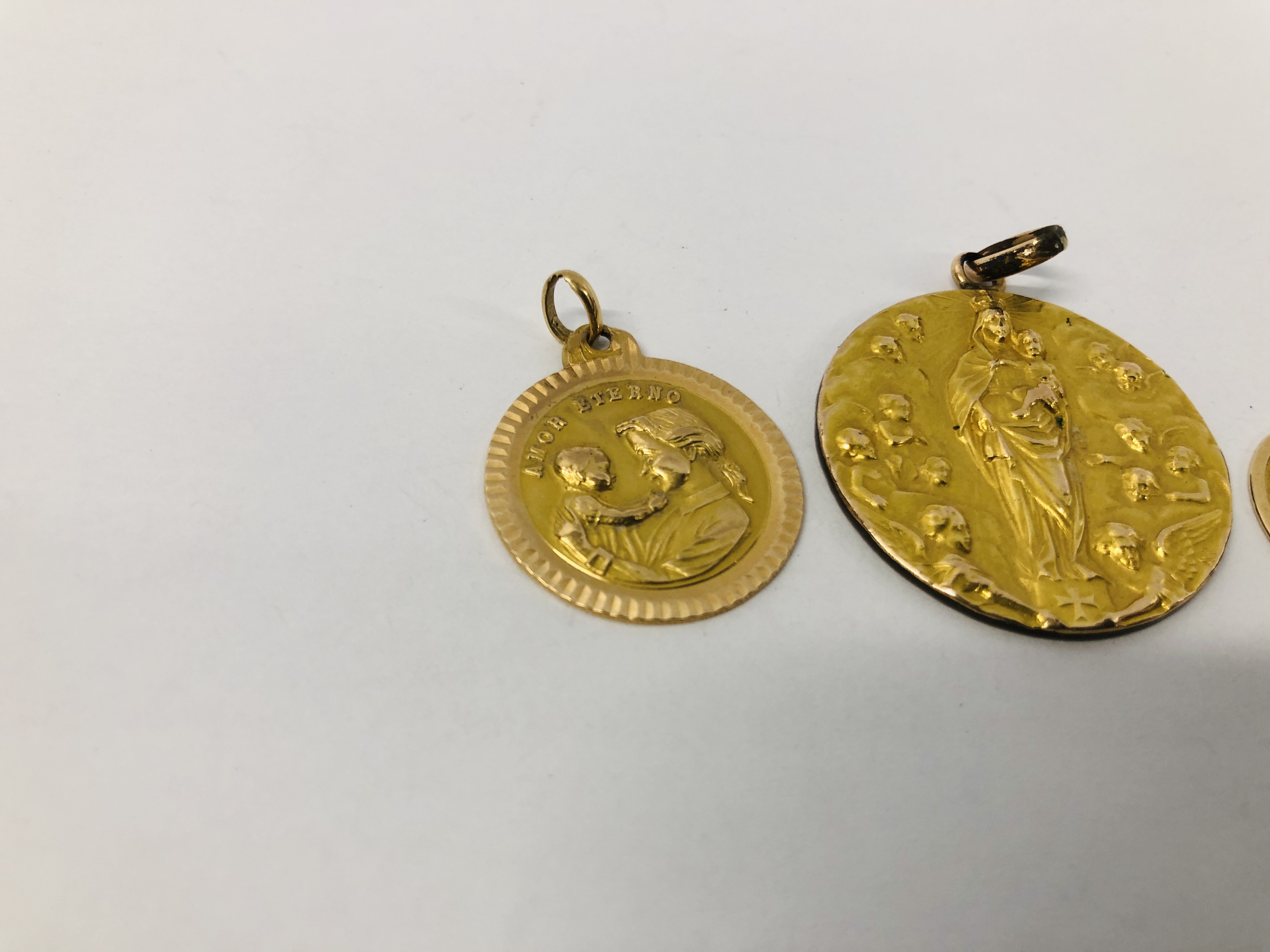 FOUR RELIGIOUS YELLOW METAL PENDANTS (THREE WITH INDISTINCT MARKS). - Image 2 of 8