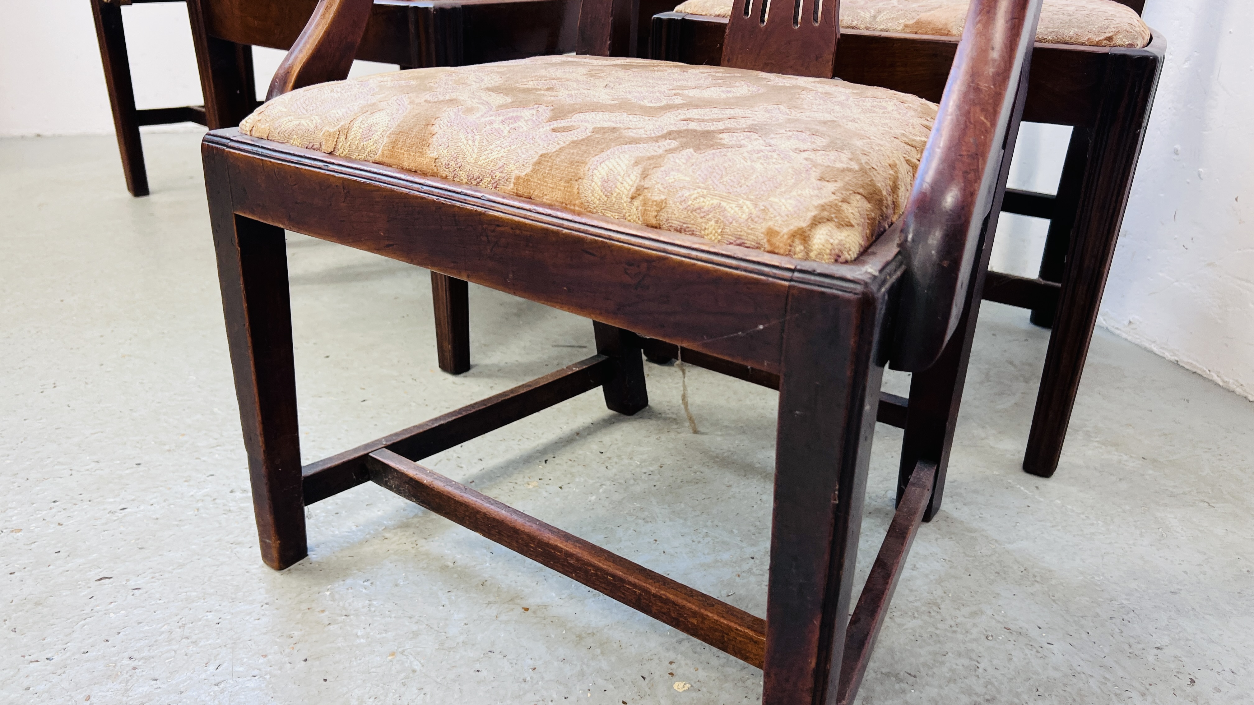 SIX GEORGE III MAHOGANY DINING CHAIRS IN HEPPLEWHITE STYLE (FIVE + ONE), - Image 4 of 10