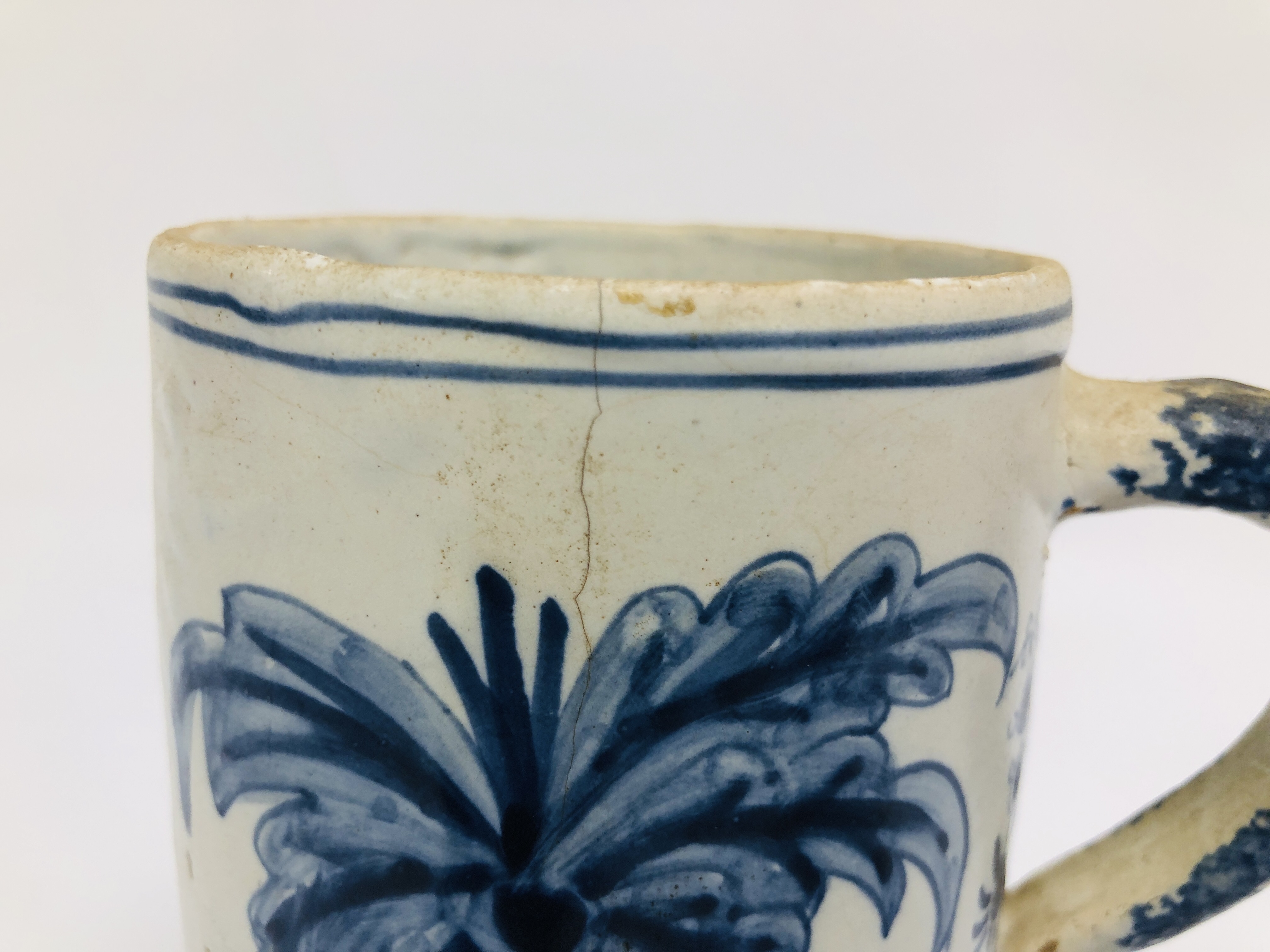 A WORCESTER BLUE AND WHITE TANKARD, - Image 16 of 20