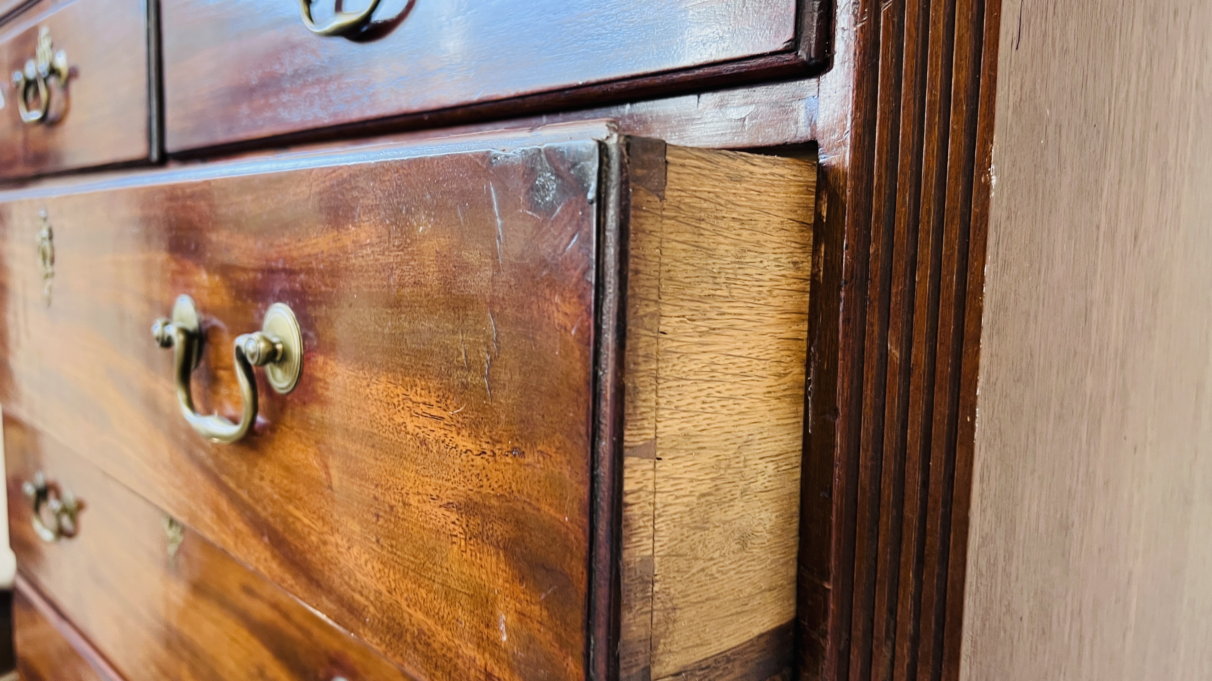 A GEORGE III MAHOGANY CHEST ON CHEST, RETAINING ORIGINAL HANDLES, THE BASE WITH BRUSHING SLIDE, - Image 15 of 17