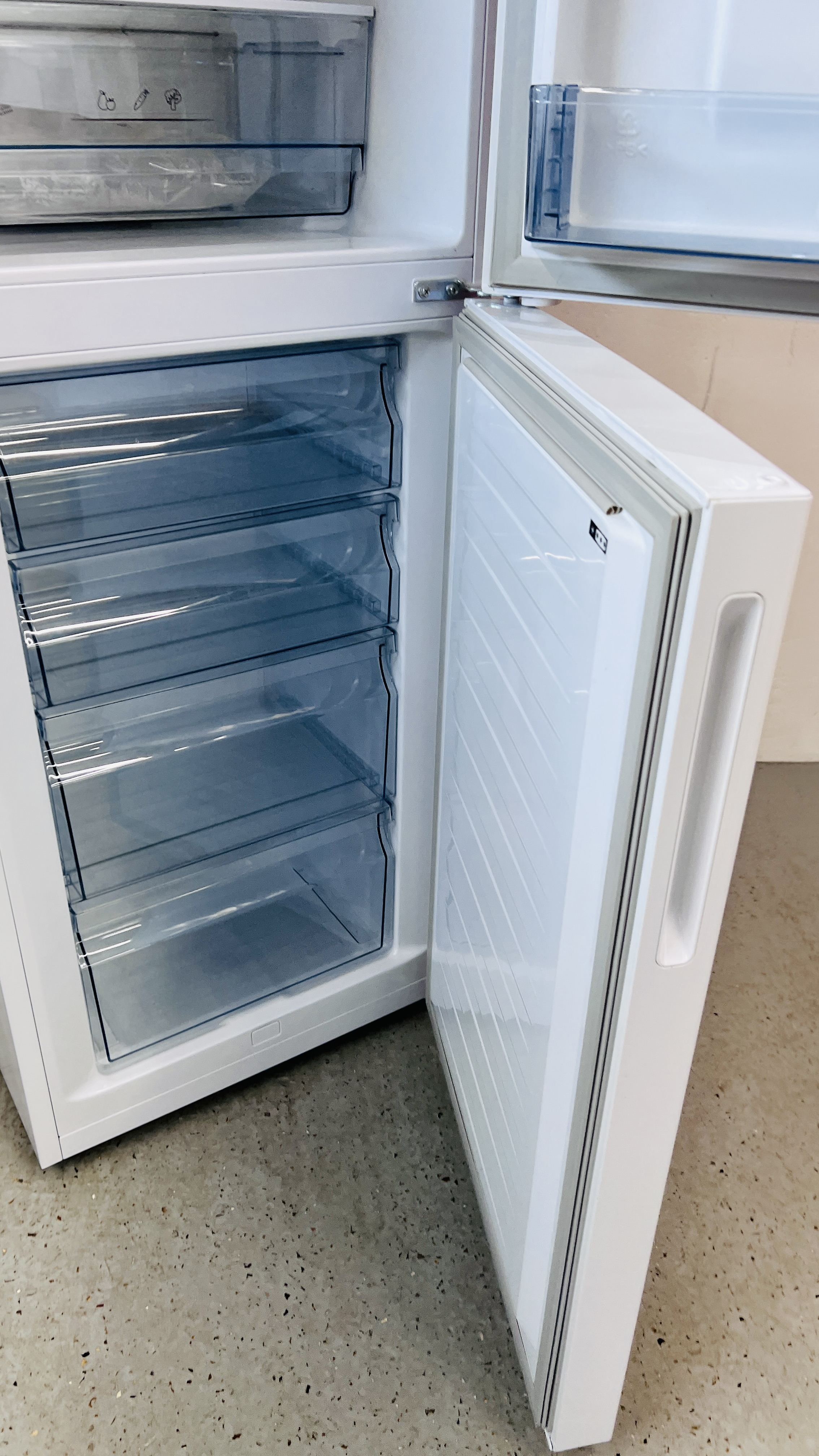 KENWOOD FROST FREE FRIDGE FREEZER WITH WATER DISPENSER - SOLD AS SEEN. - Image 11 of 11